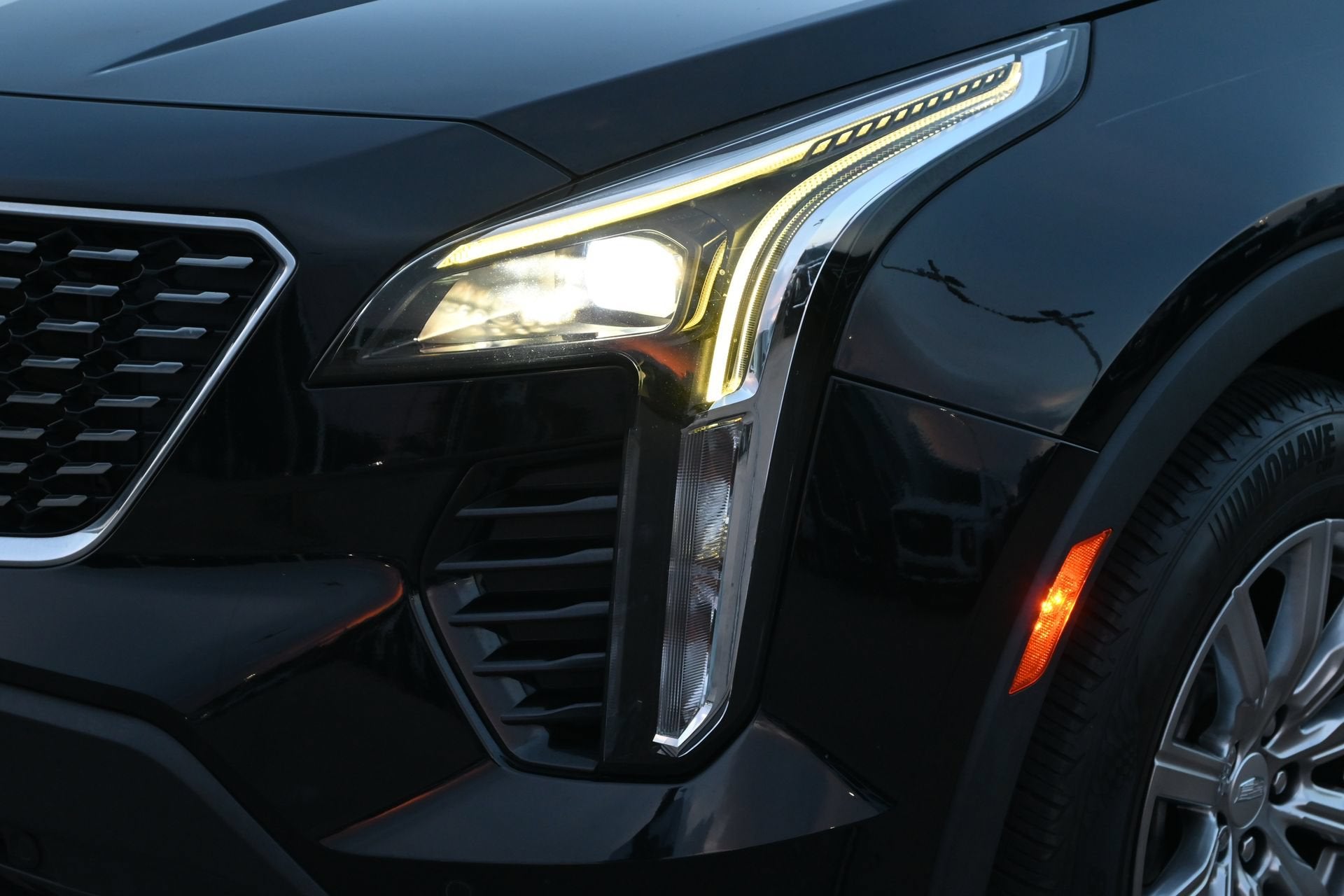 2021 Cadillac XT4 FWD Premium Luxury