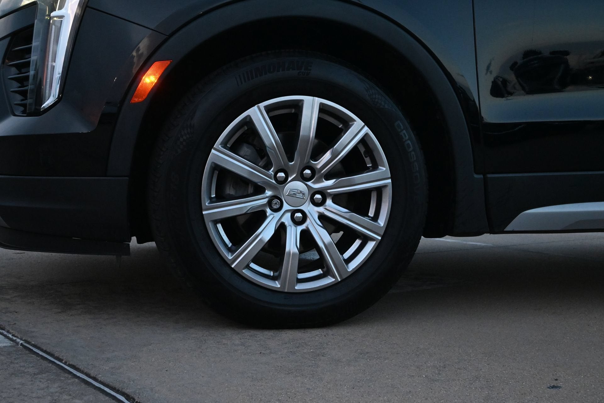 2021 Cadillac XT4 FWD Premium Luxury