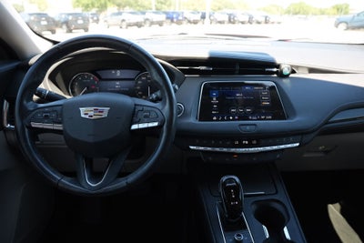 2022 Cadillac XT4 Premium Luxury