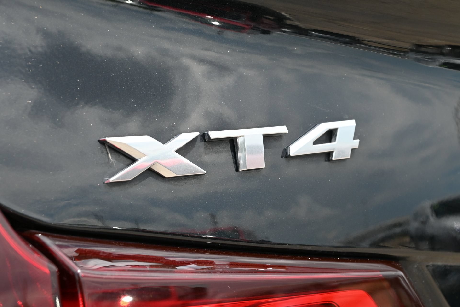 2024 Cadillac XT4 Premium Luxury