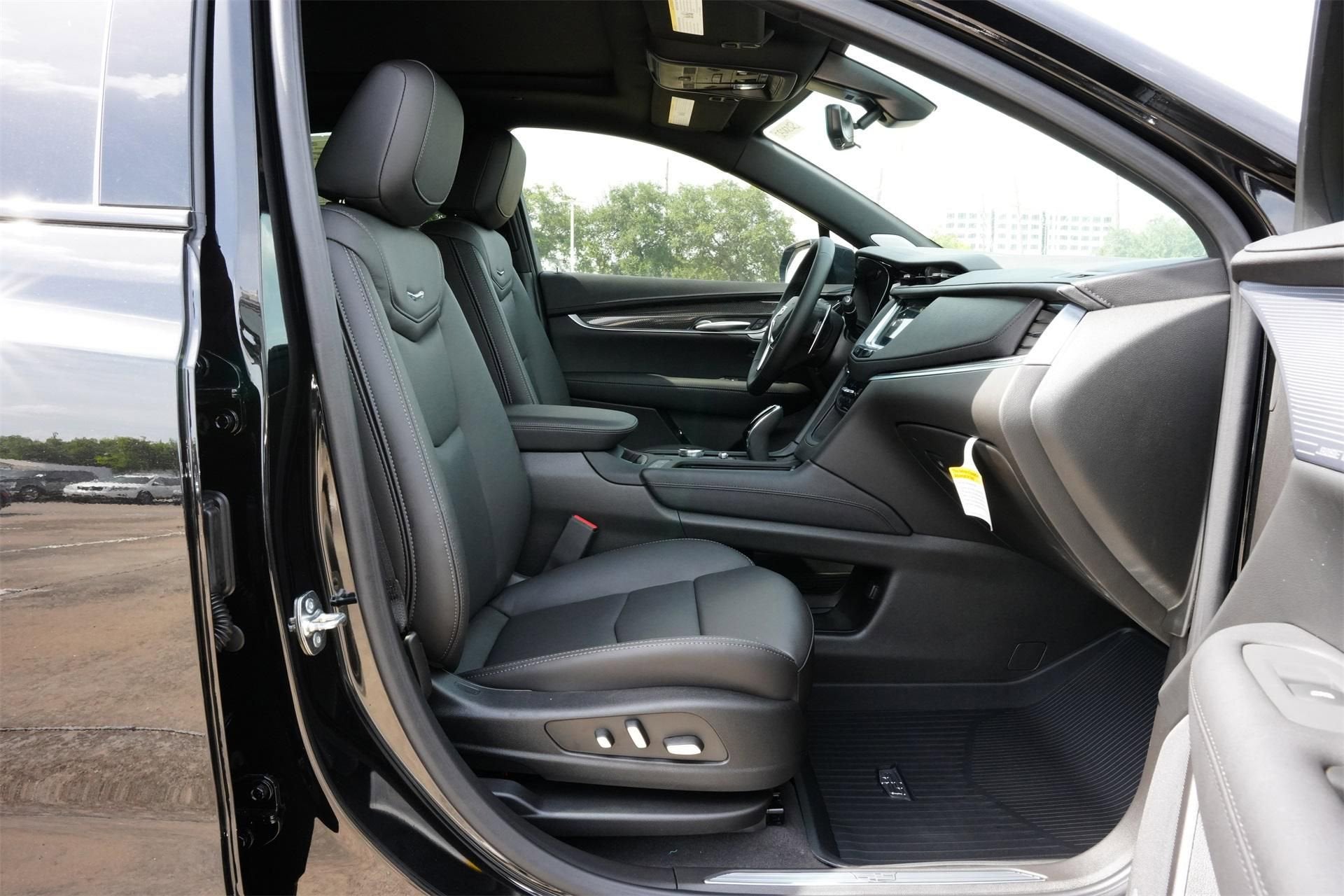 2025 Cadillac XT5 Sport