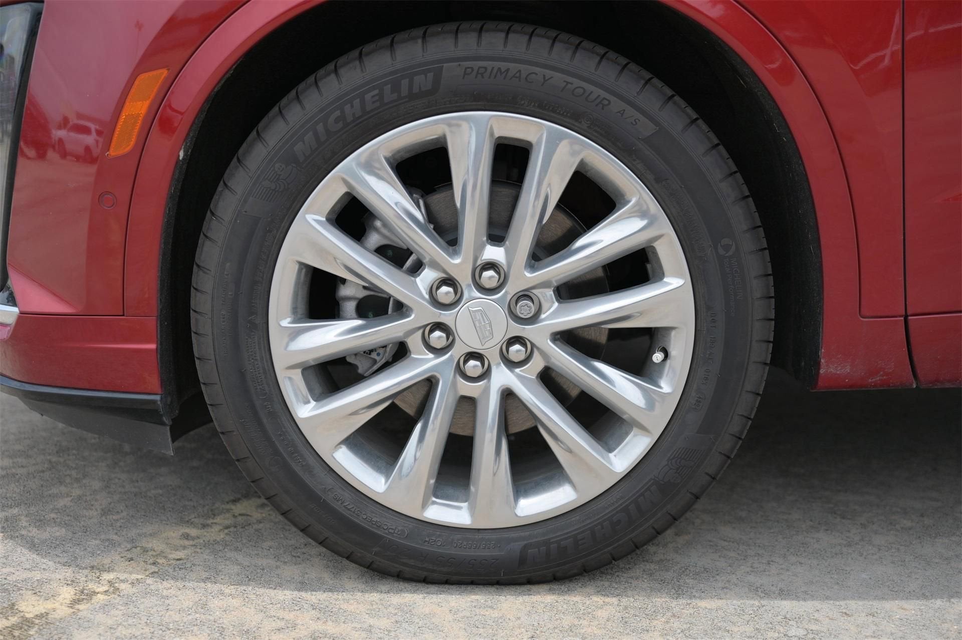 2025 Cadillac XT6 Premium Luxury