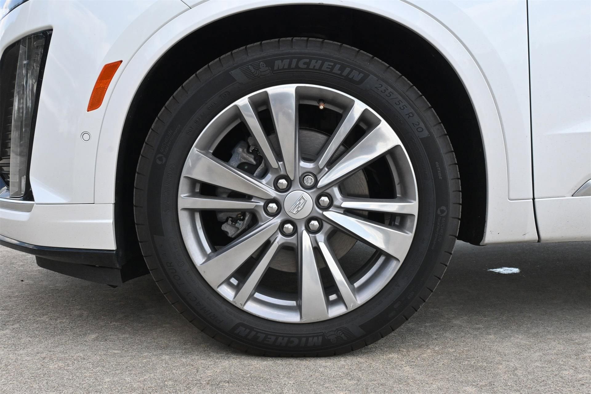 2025 Cadillac XT6 Premium Luxury