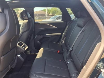 2025 Cadillac LYRIQ Luxury 1