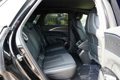 2025 Cadillac LYRIQ Luxury 1