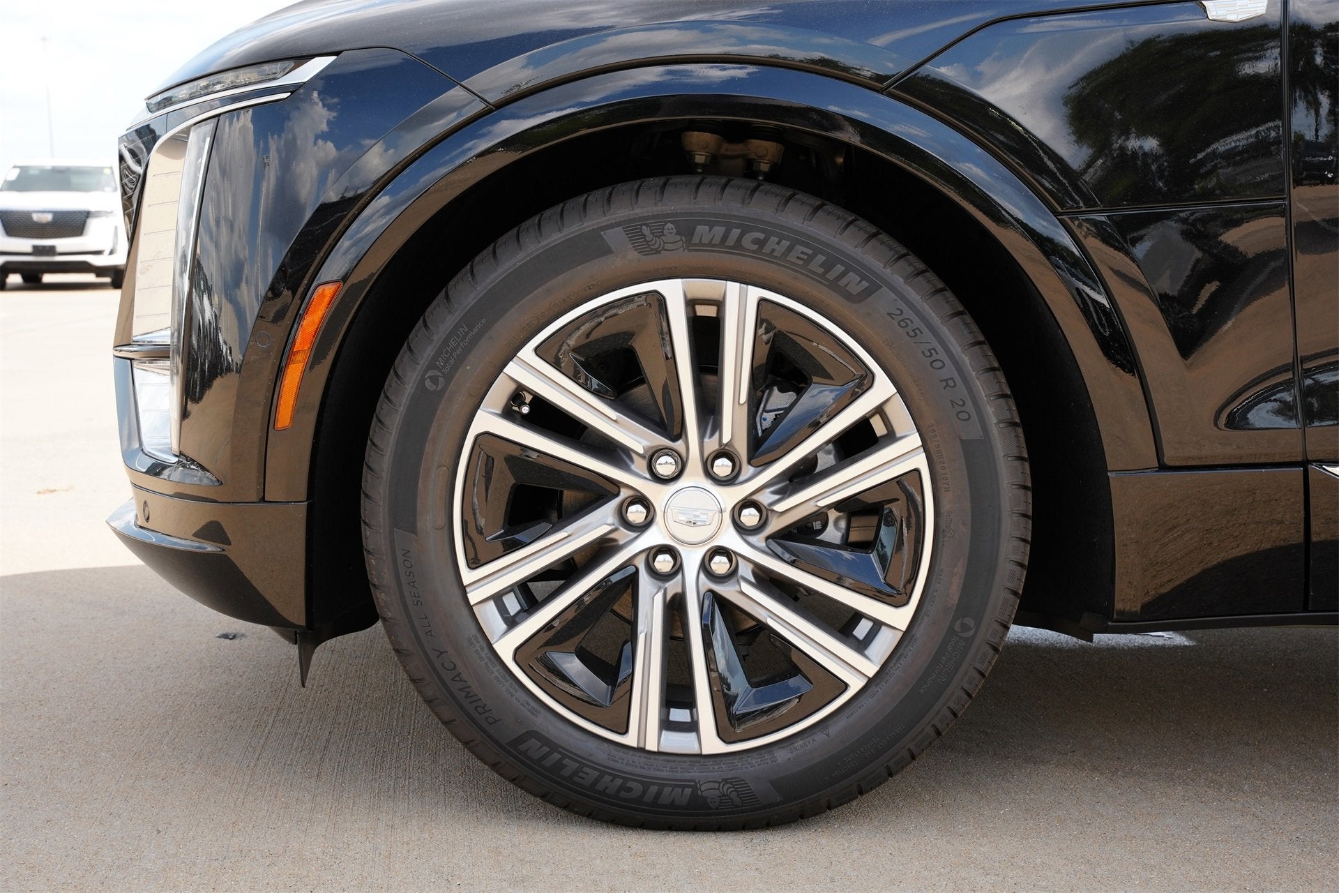 2025 Cadillac LYRIQ Luxury 1