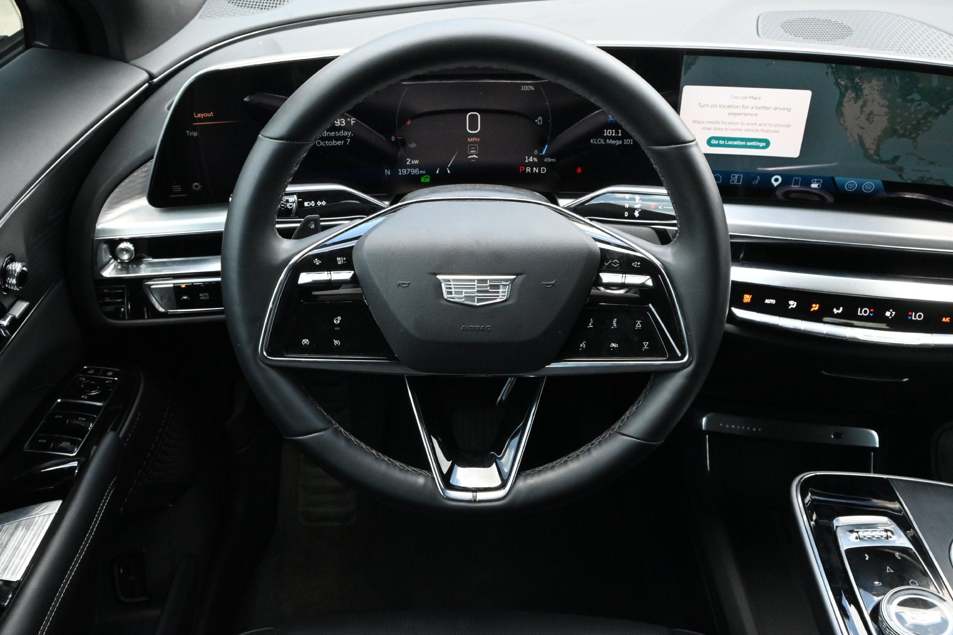 2025 Cadillac LYRIQ Luxury 1