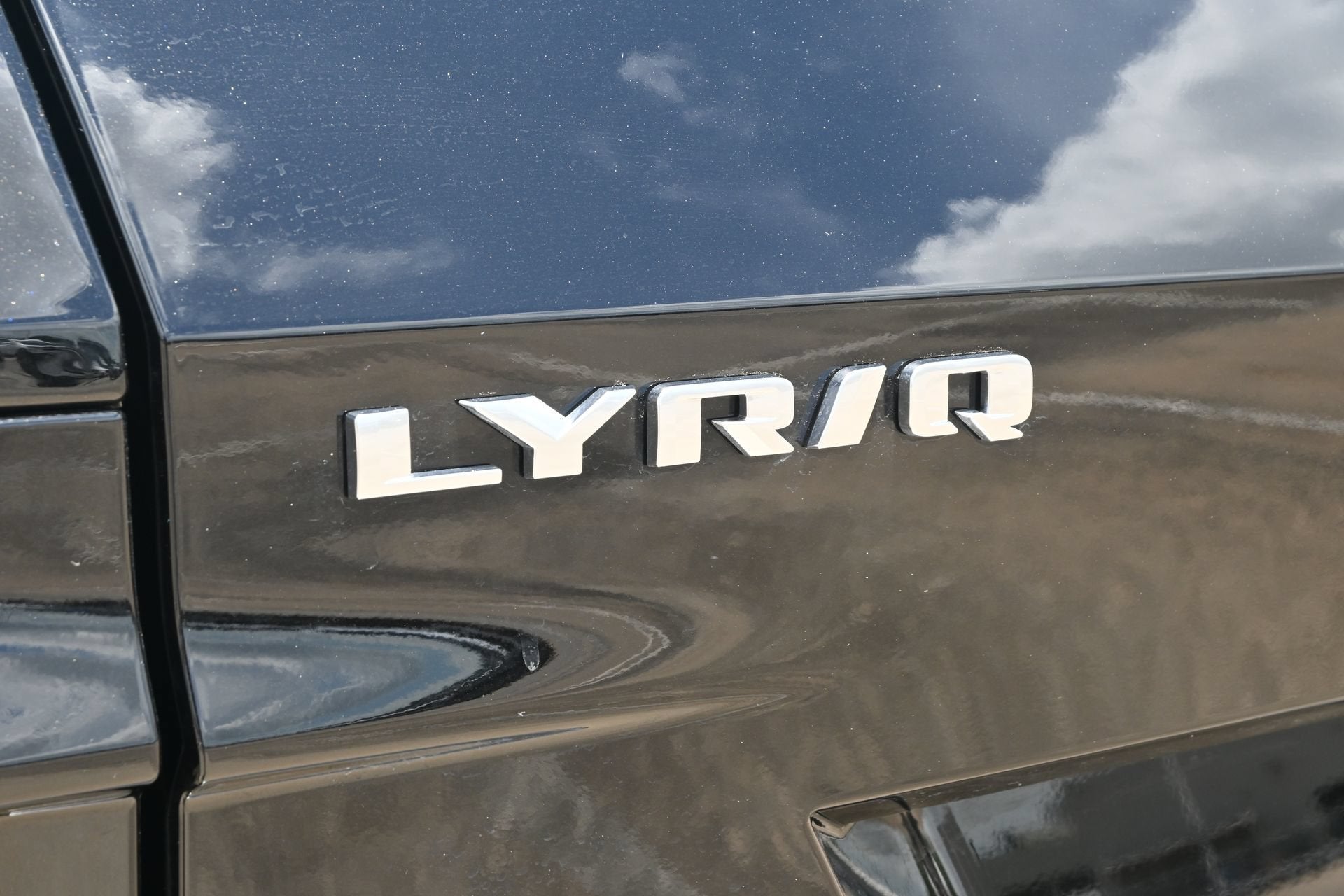 2025 Cadillac LYRIQ Luxury 1