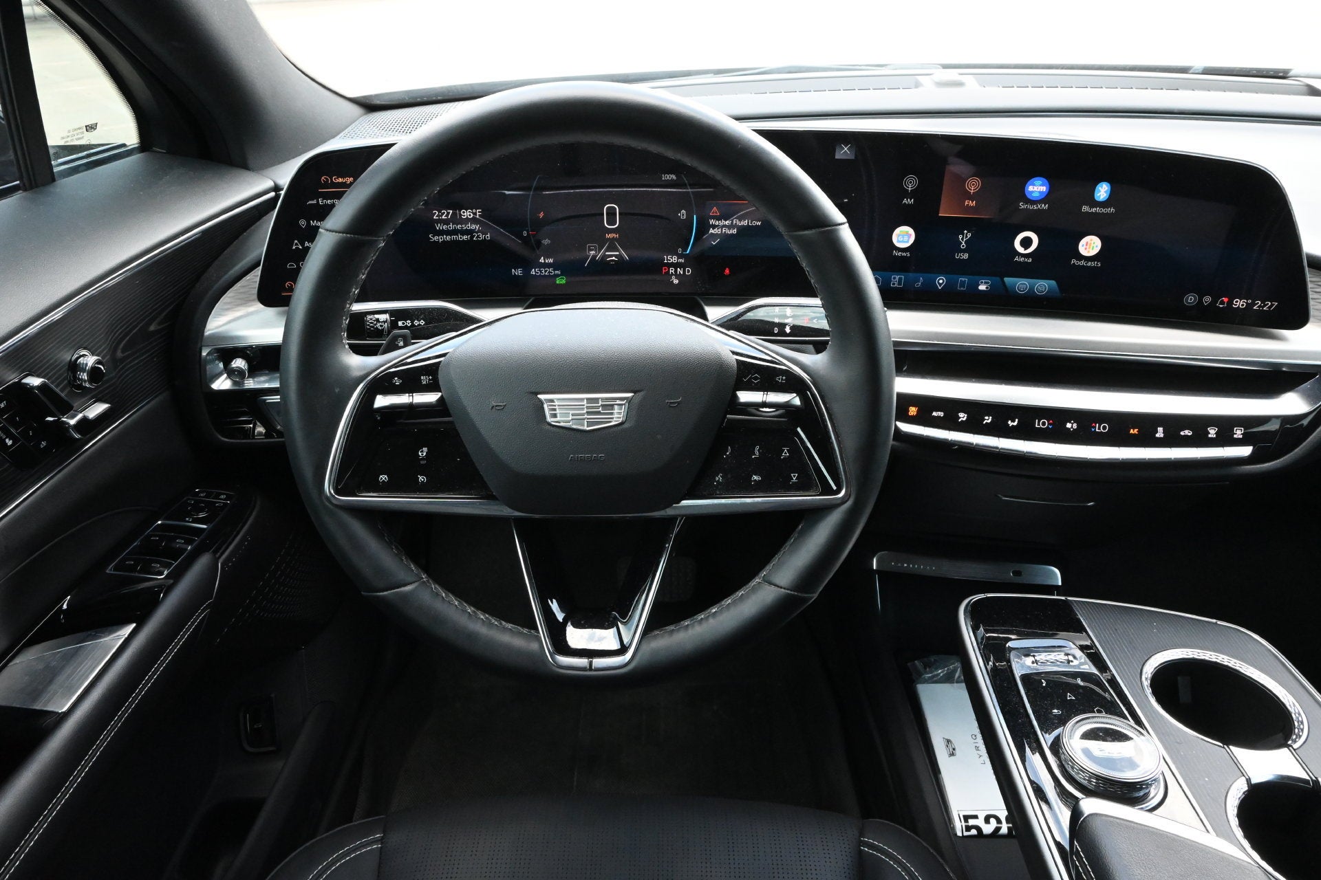 2024 Cadillac LYRIQ Luxury 1
