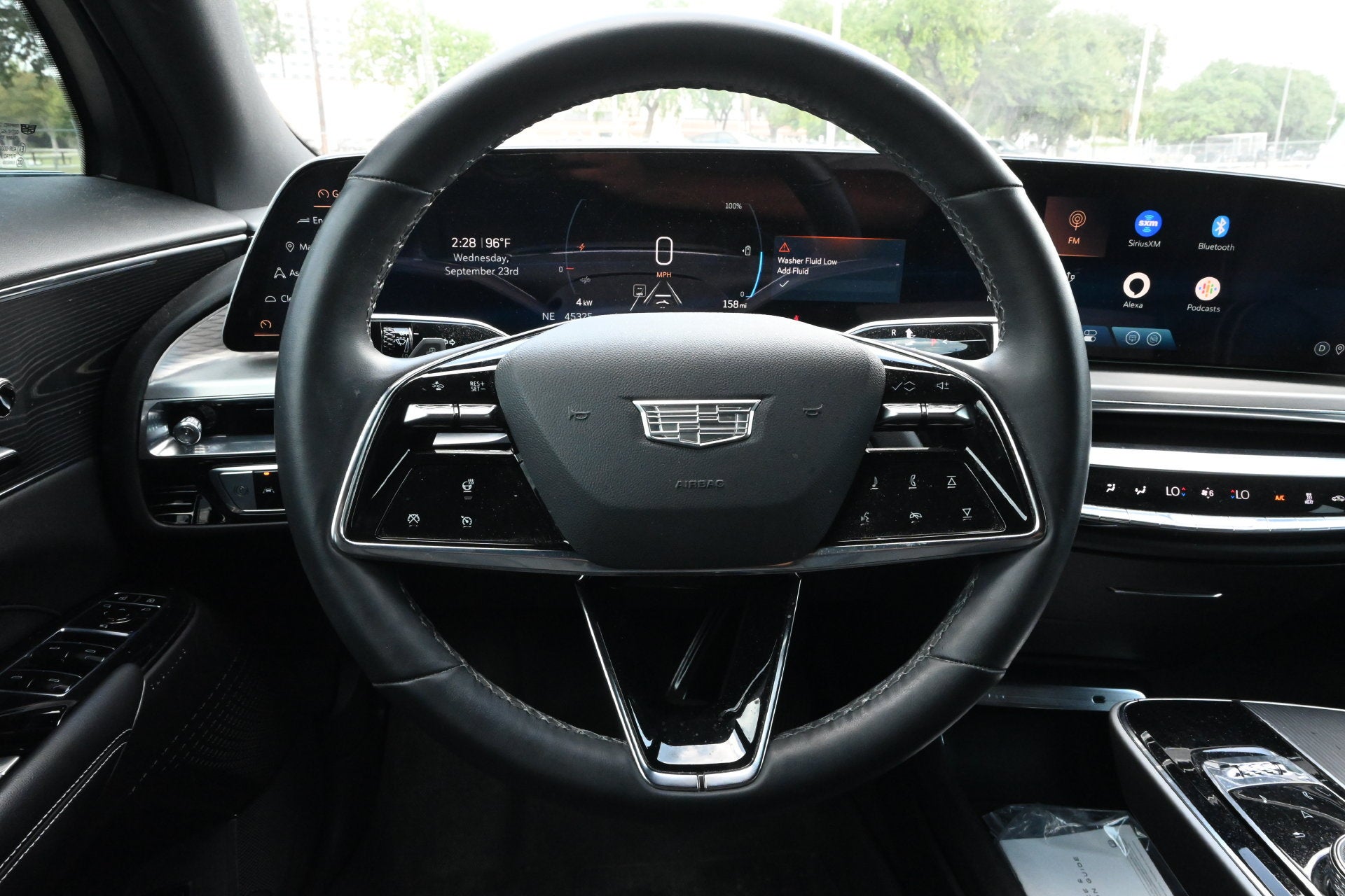 2024 Cadillac LYRIQ Luxury 1