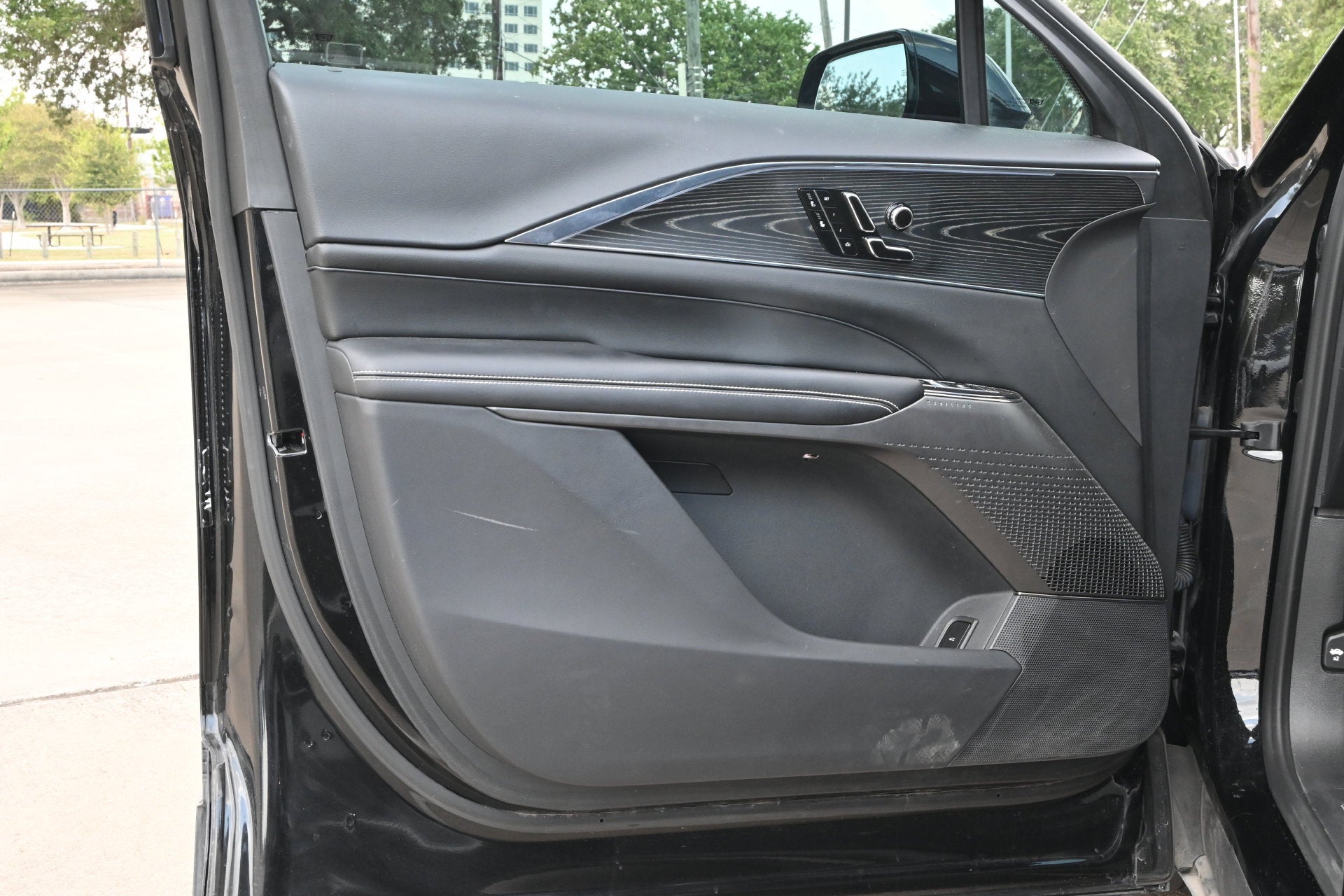 2024 Cadillac LYRIQ Luxury 1