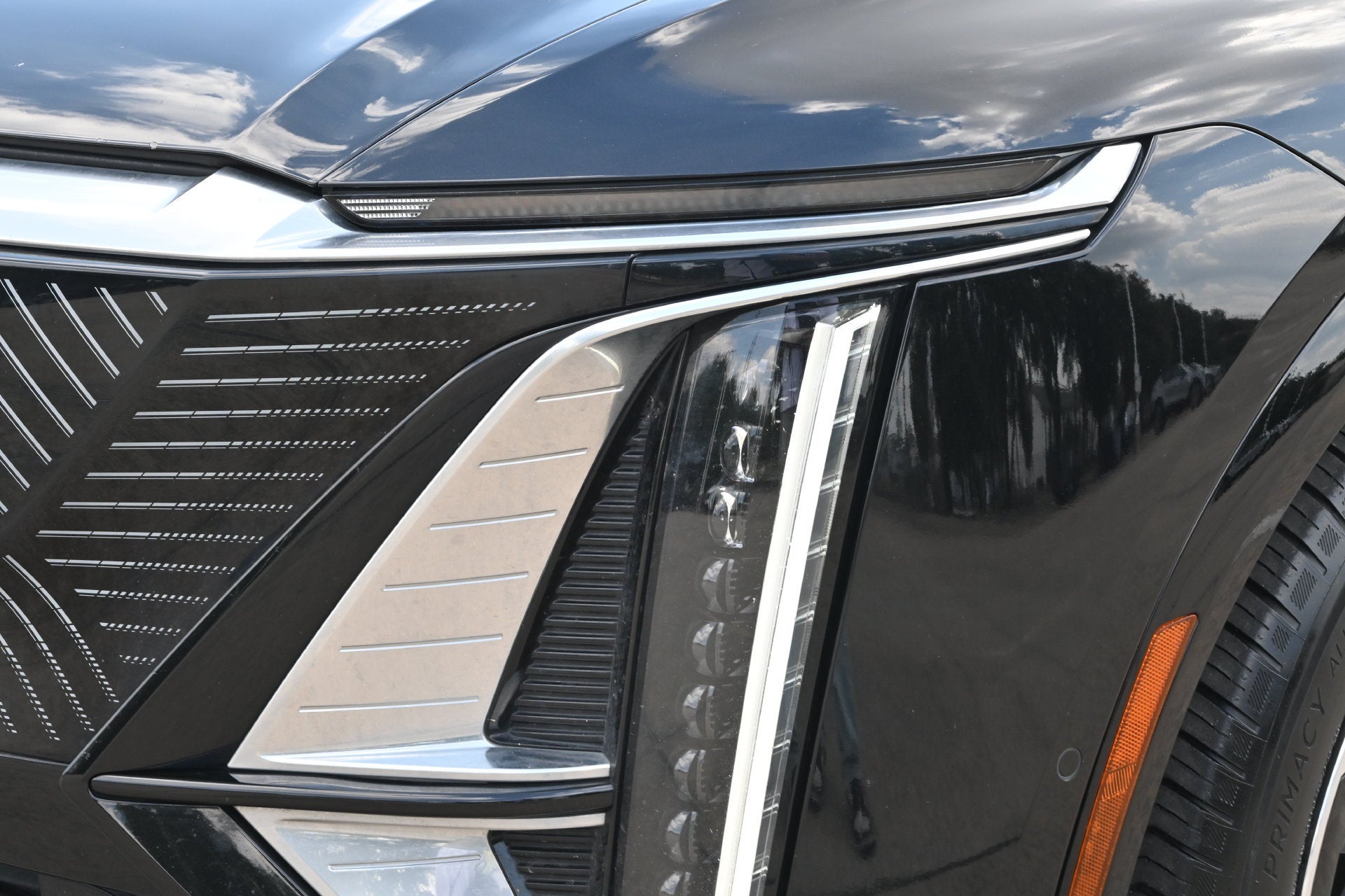 2024 Cadillac LYRIQ Luxury 1
