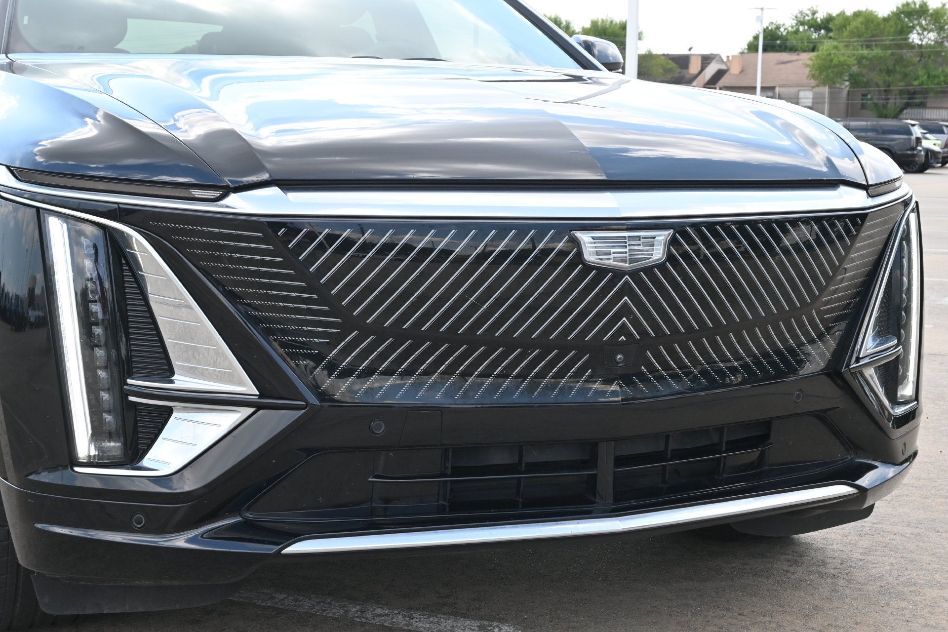 2024 Cadillac LYRIQ Luxury 1