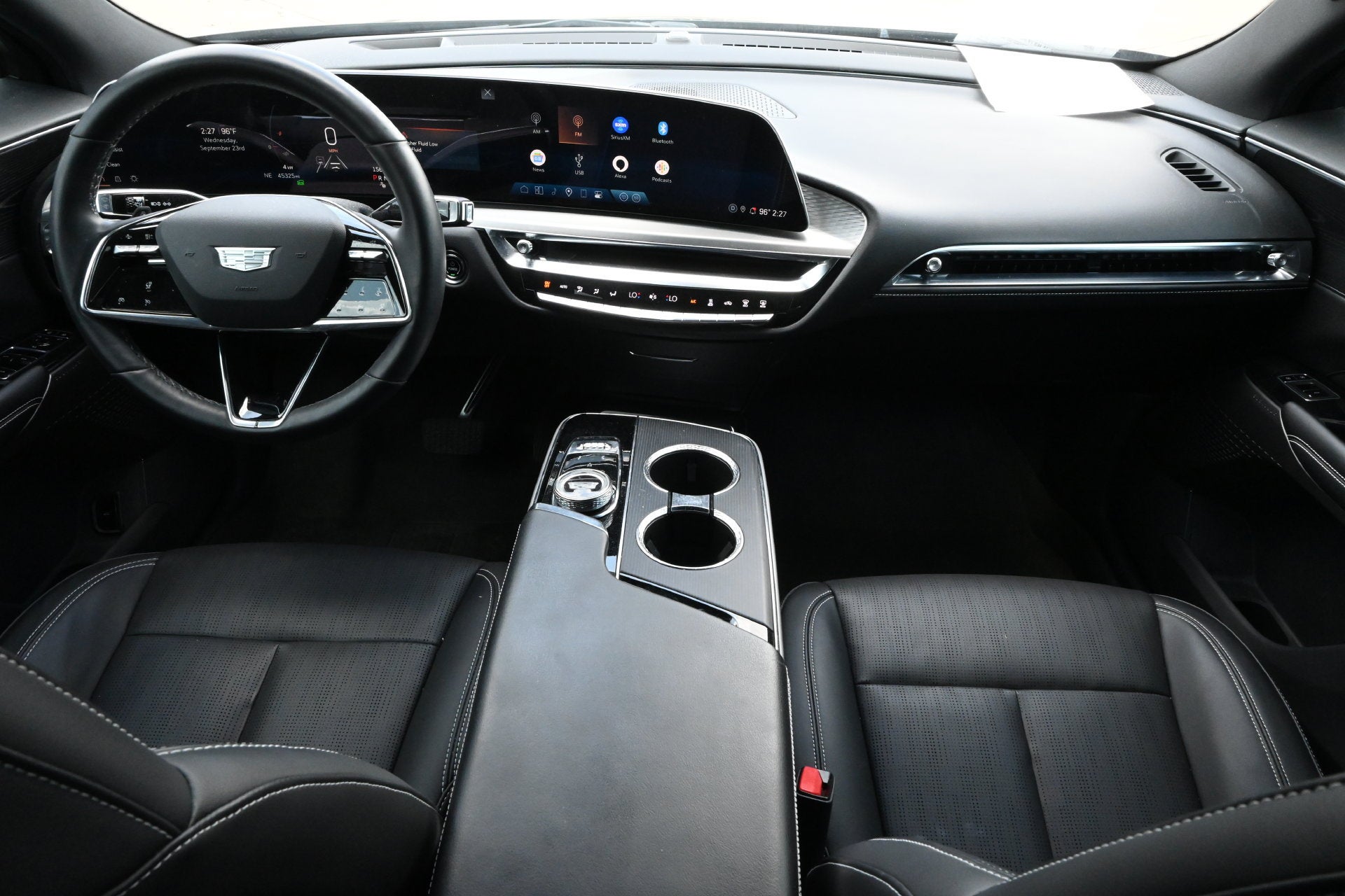 2024 Cadillac LYRIQ Luxury 1