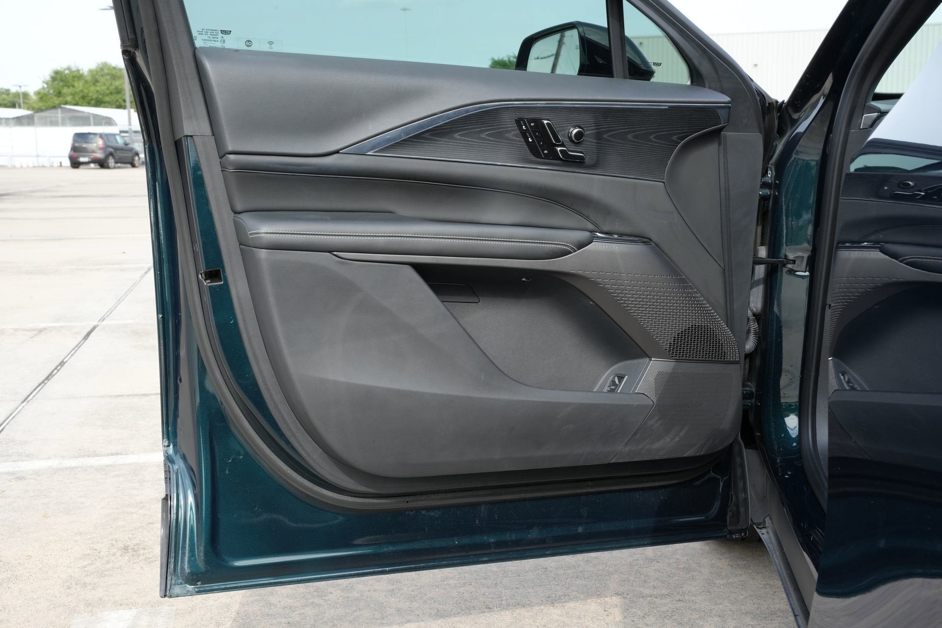 2024 Cadillac LYRIQ Luxury 1