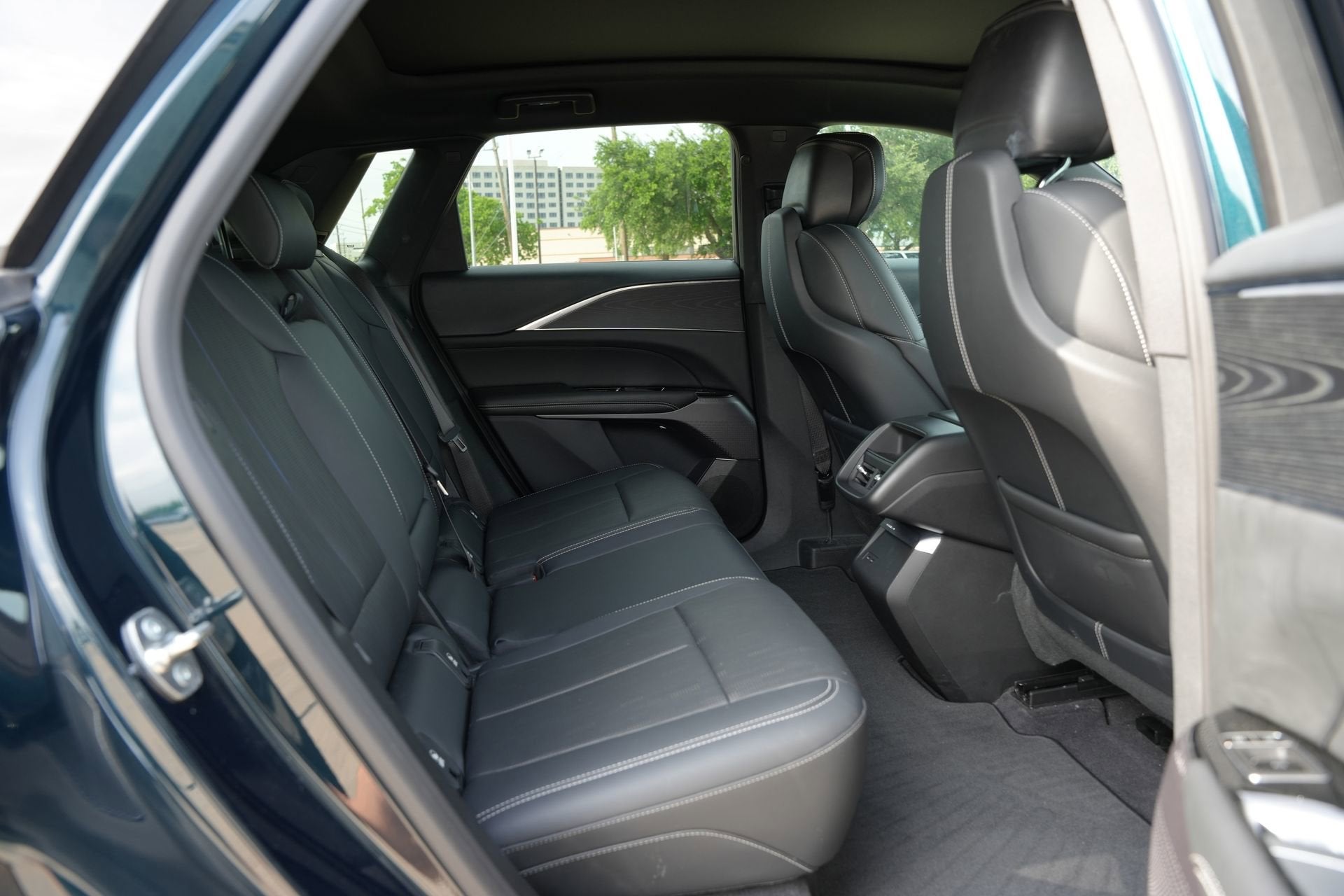 2024 Cadillac LYRIQ Luxury 1