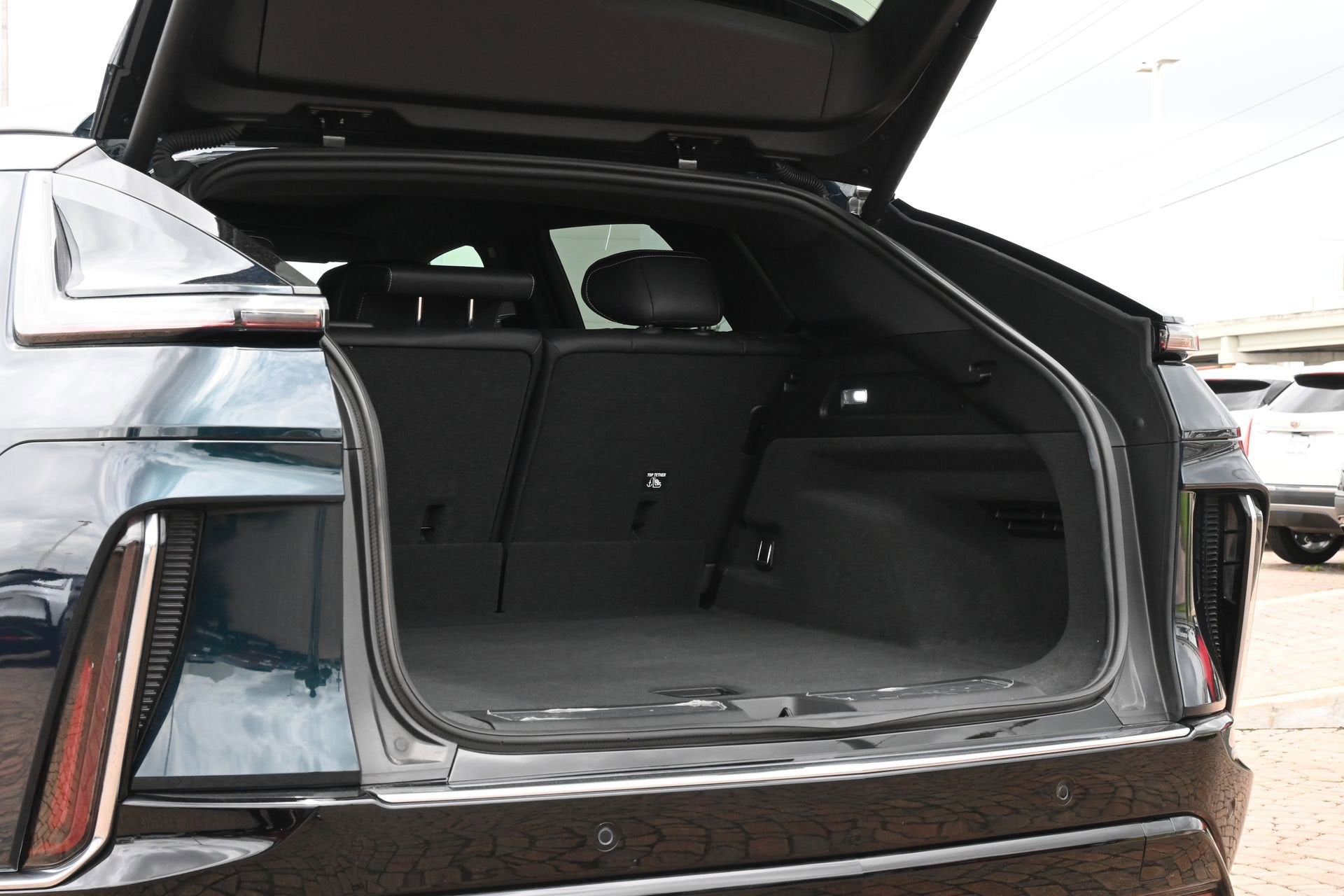 2024 Cadillac LYRIQ Luxury 1