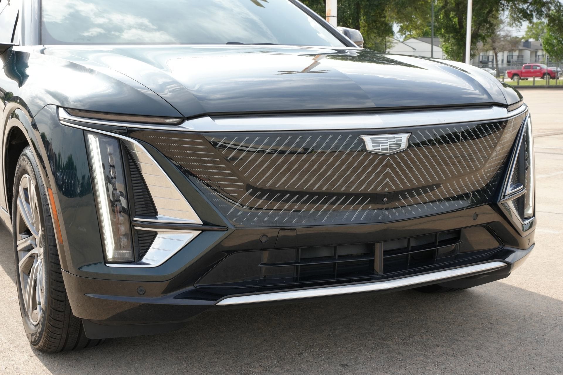 2024 Cadillac LYRIQ Luxury 1