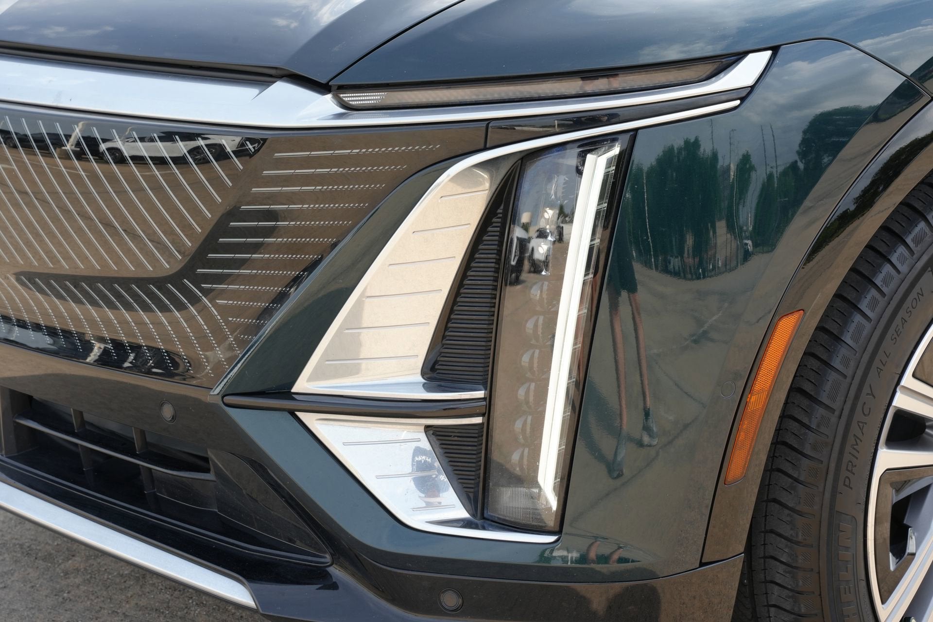 2024 Cadillac LYRIQ Luxury 1
