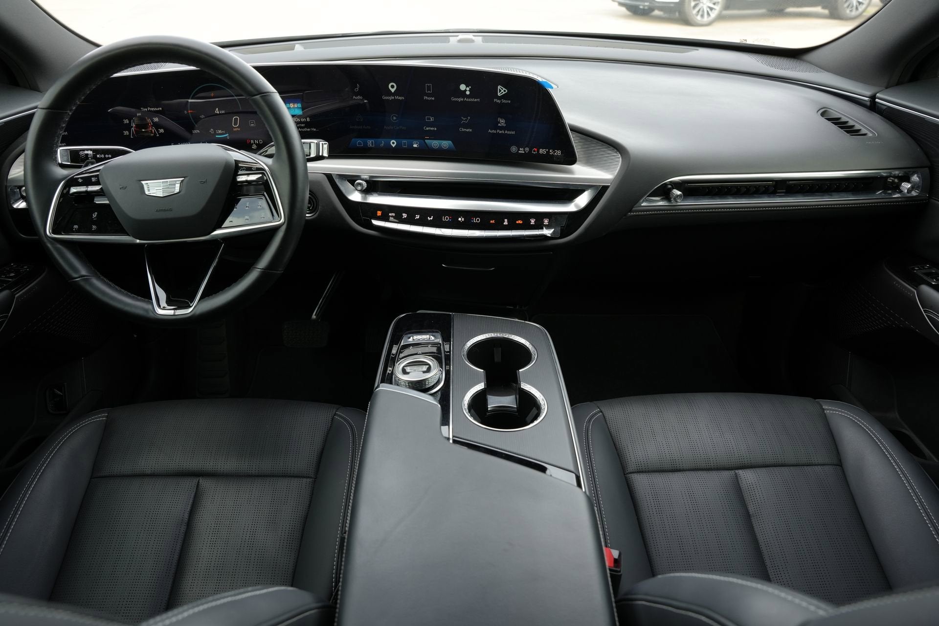 2024 Cadillac LYRIQ Luxury 1