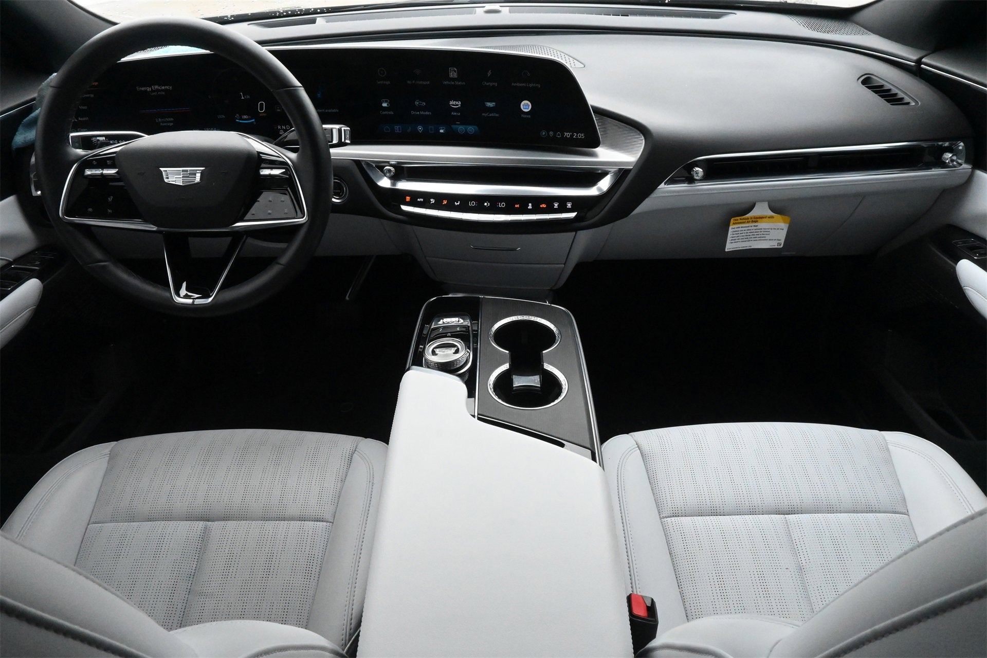 2024 Cadillac LYRIQ Luxury 1