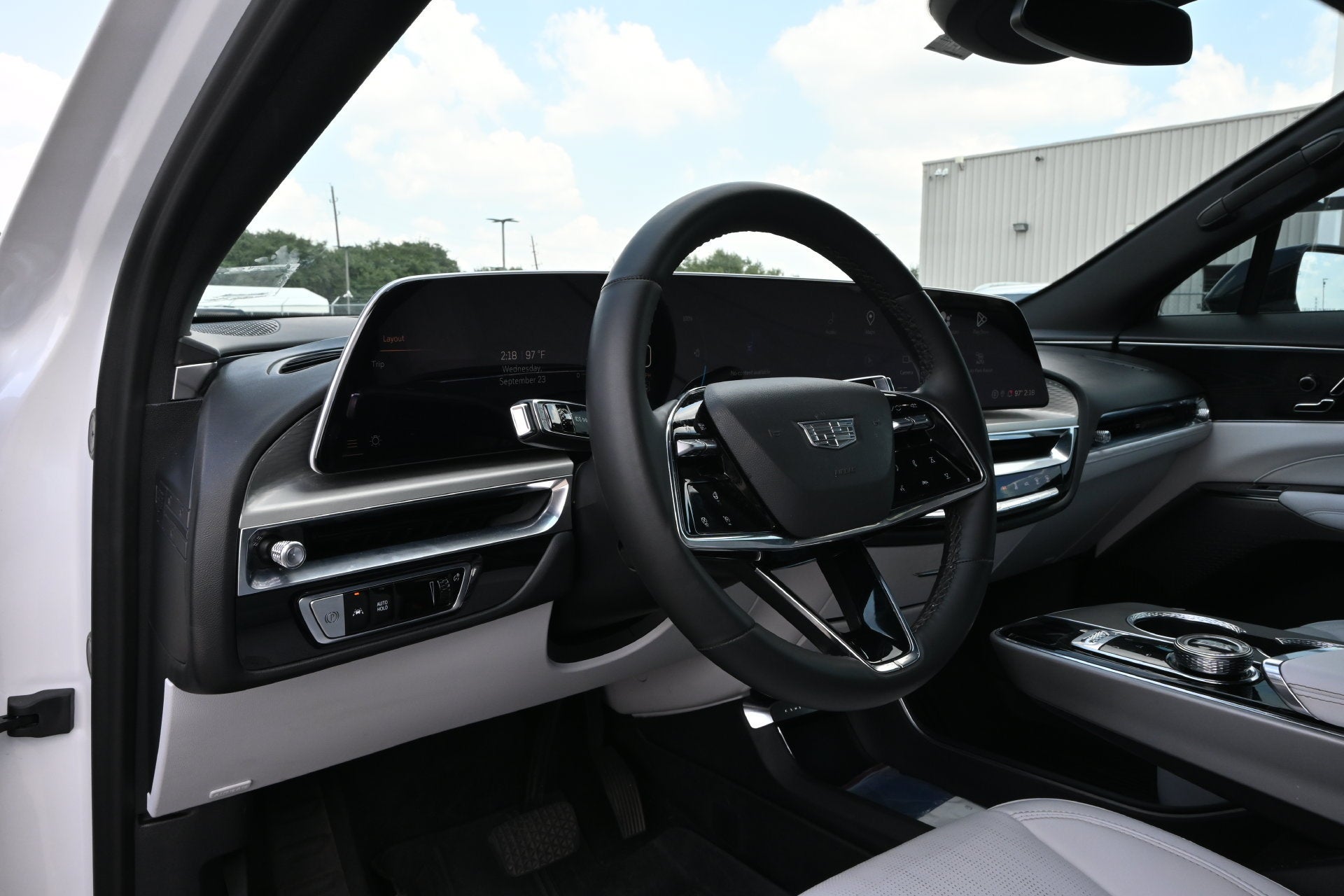 2024 Cadillac LYRIQ Luxury 1