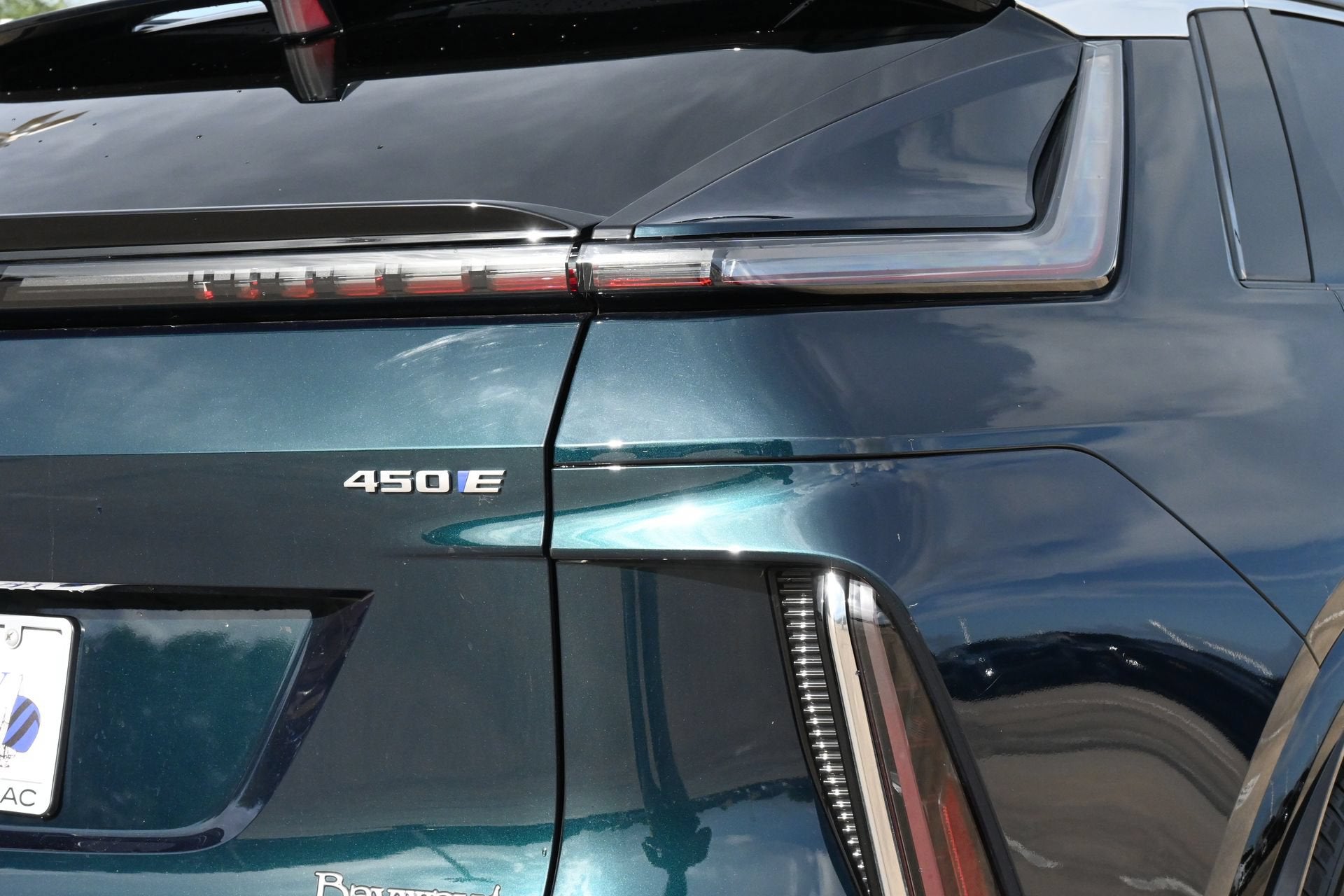 2024 Cadillac LYRIQ Luxury 1