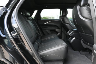 2024 Cadillac LYRIQ Luxury 1