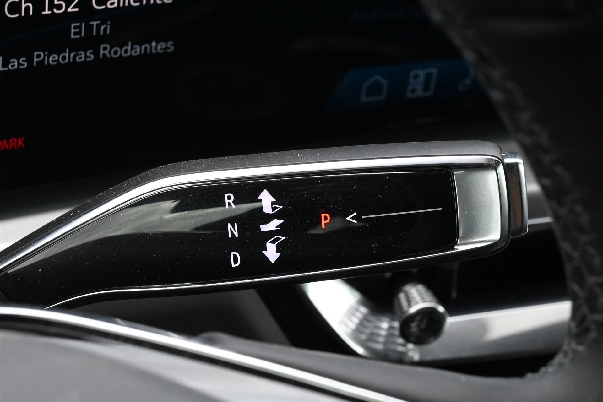 2024 Cadillac LYRIQ Luxury 2