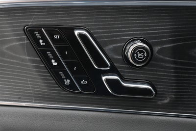 2024 Cadillac LYRIQ Luxury 2