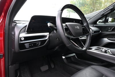 2024 Cadillac LYRIQ Luxury 2
