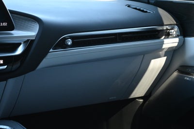 2025 Cadillac LYRIQ Luxury 2