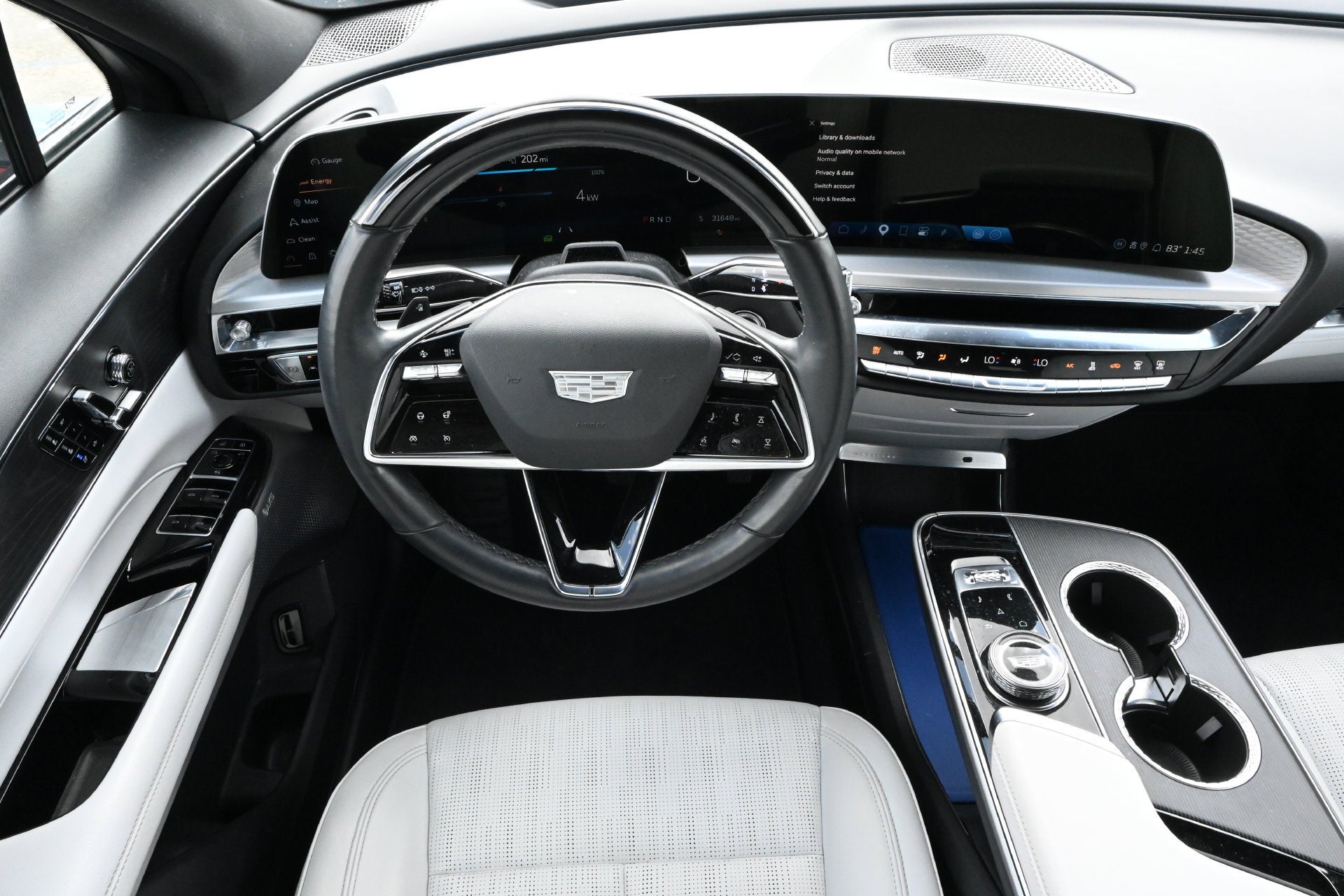 2024 Cadillac LYRIQ Luxury 2