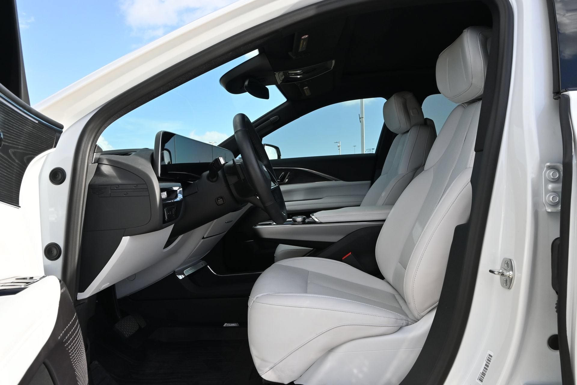 2024 Cadillac LYRIQ Sport 1