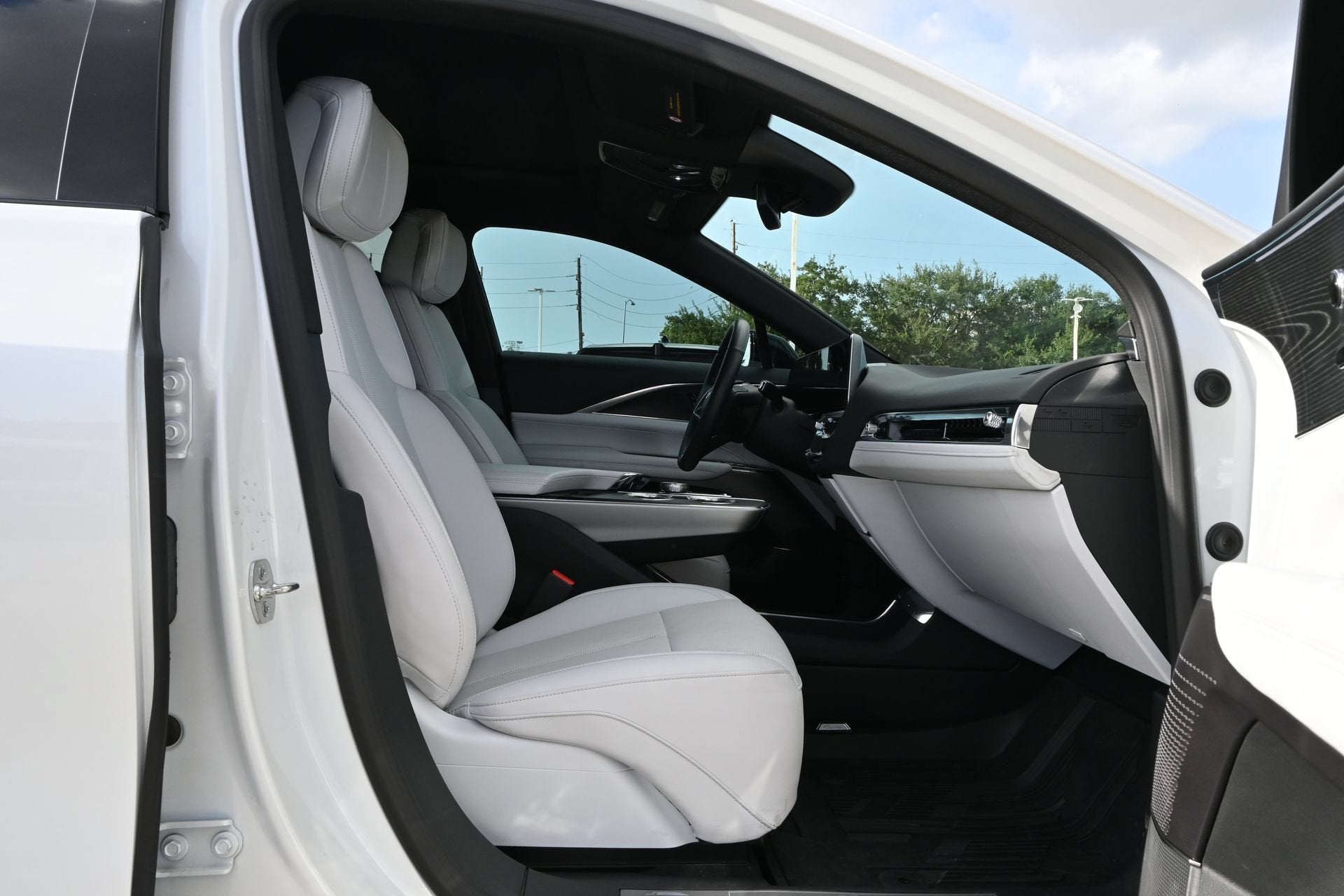 2024 Cadillac LYRIQ Sport 1