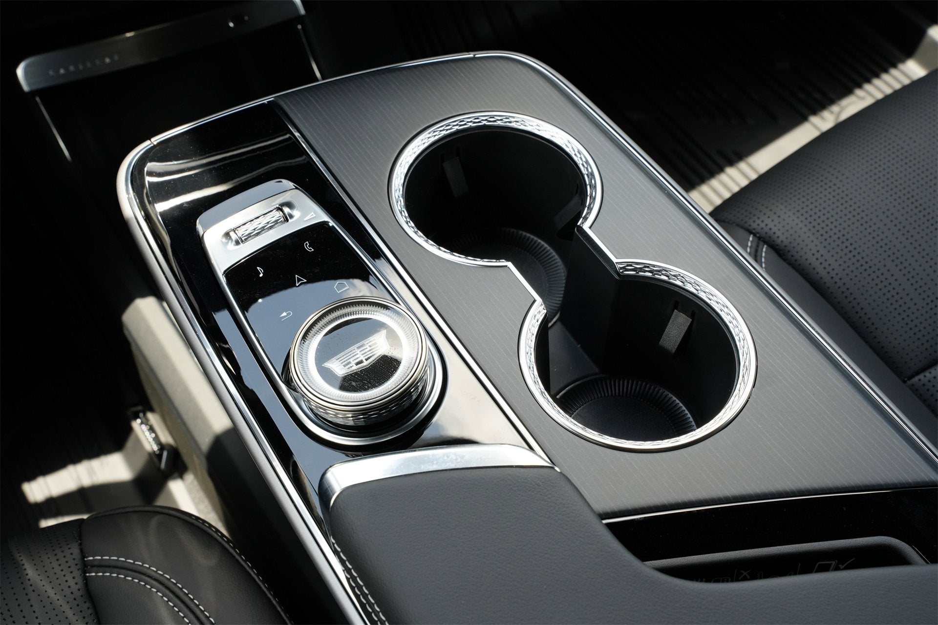 2025 Cadillac LYRIQ Sport 1