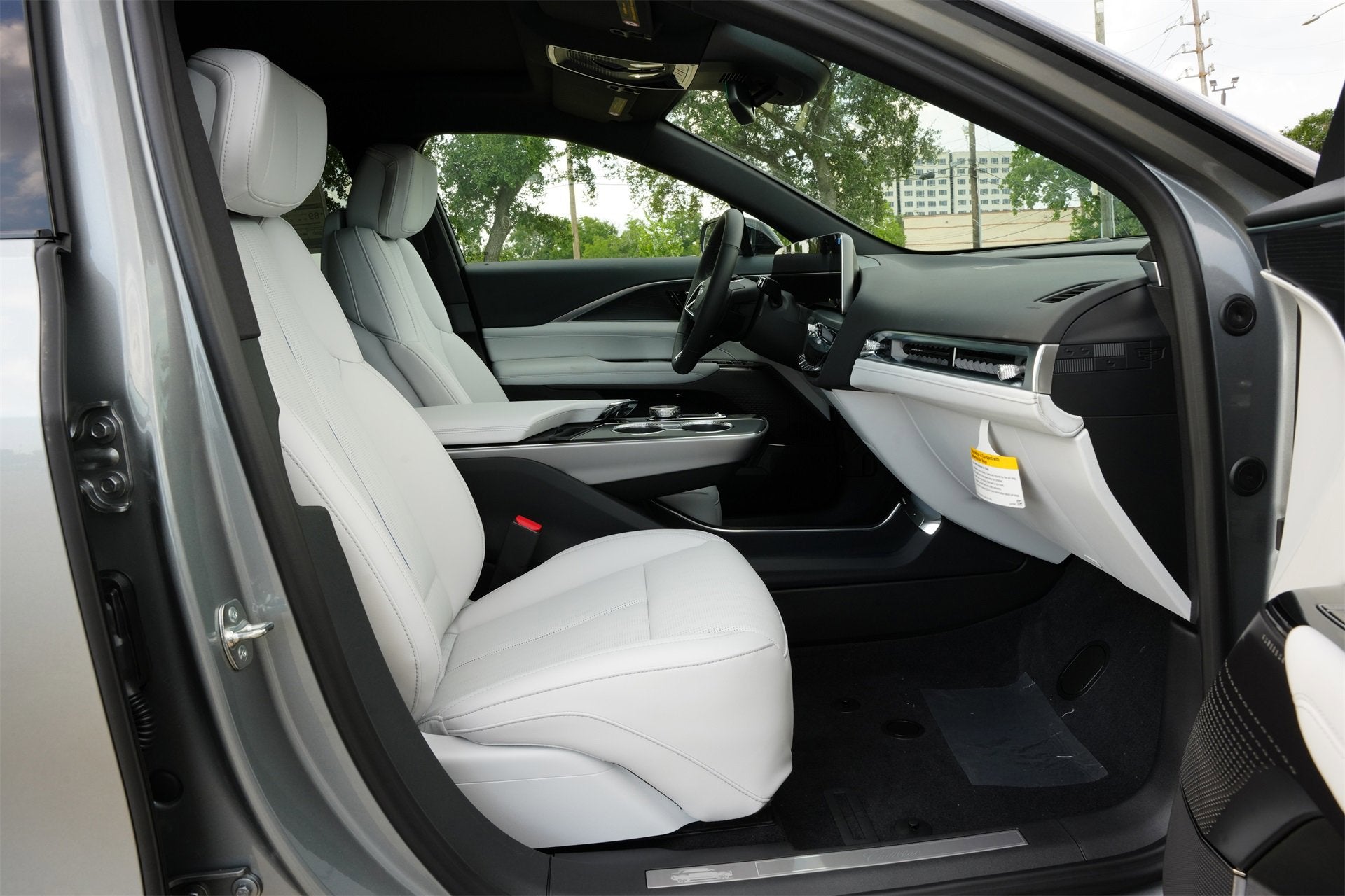 2025 Cadillac LYRIQ Sport 1