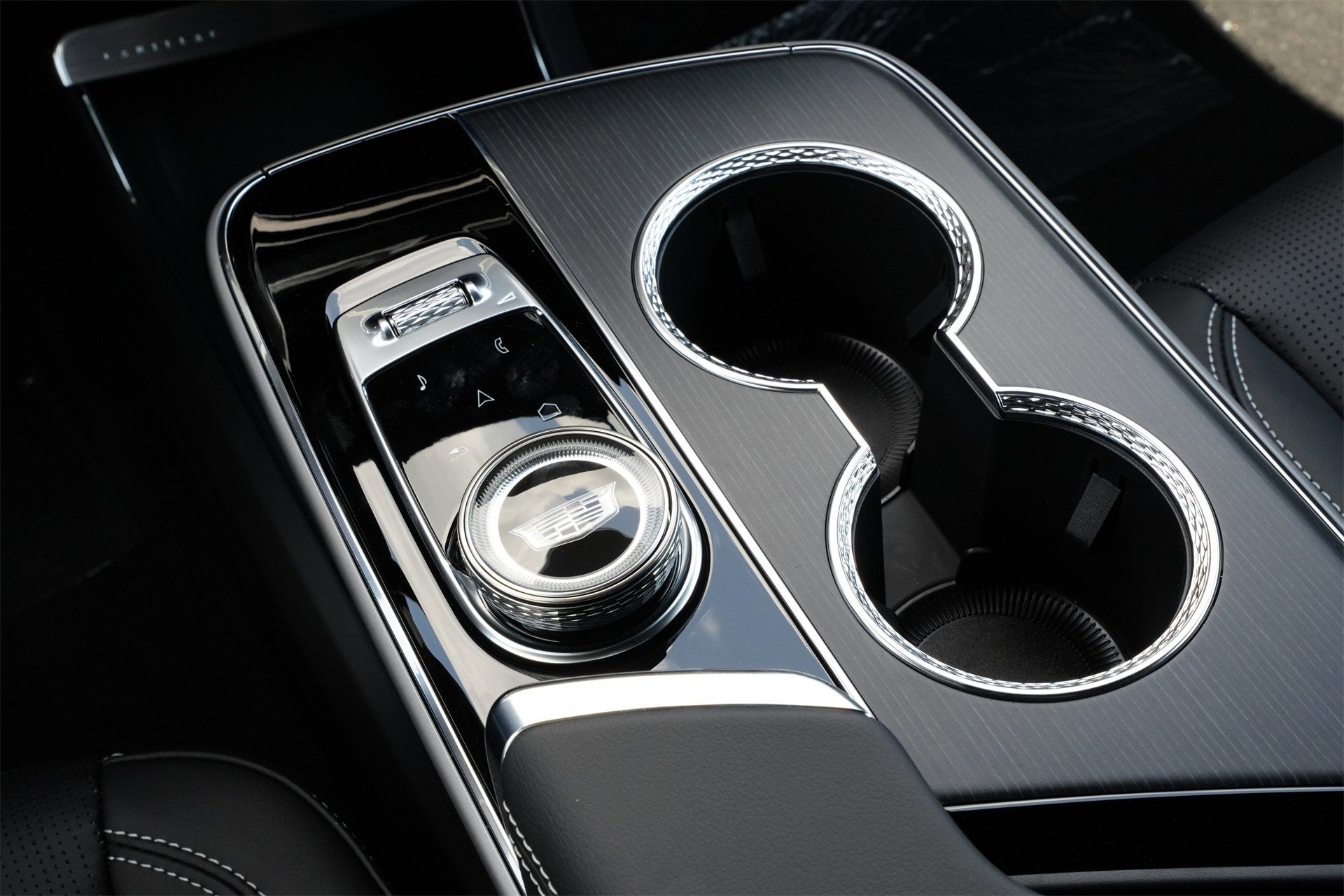 2025 Cadillac LYRIQ Sport 1