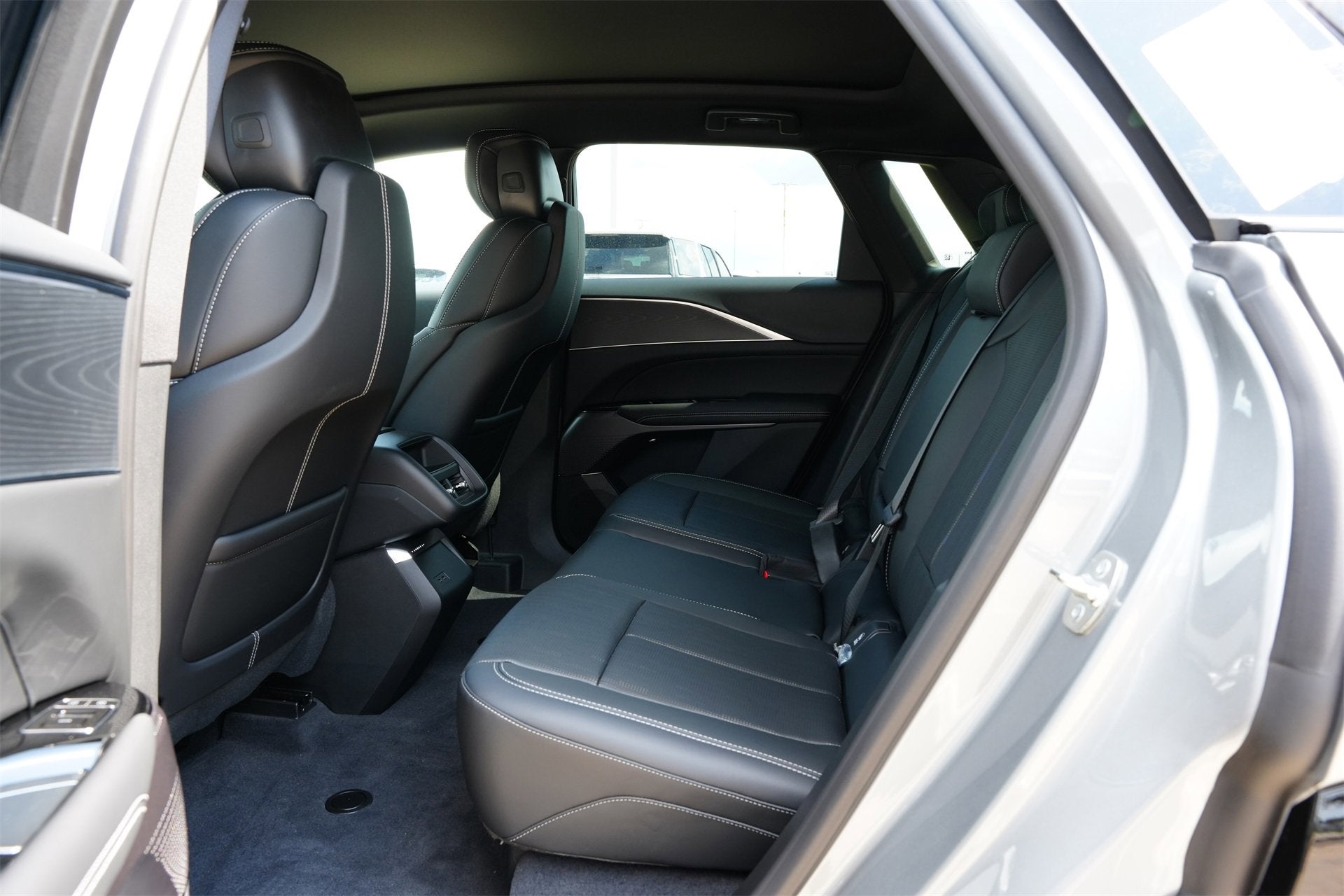 2025 Cadillac LYRIQ Sport 1