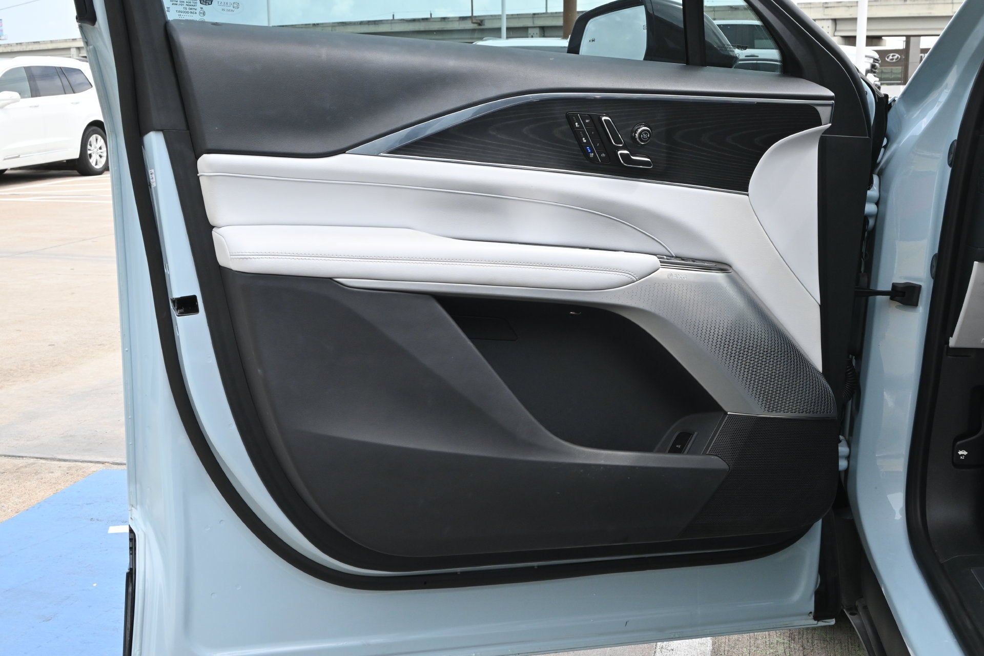 2024 Cadillac LYRIQ Sport 2
