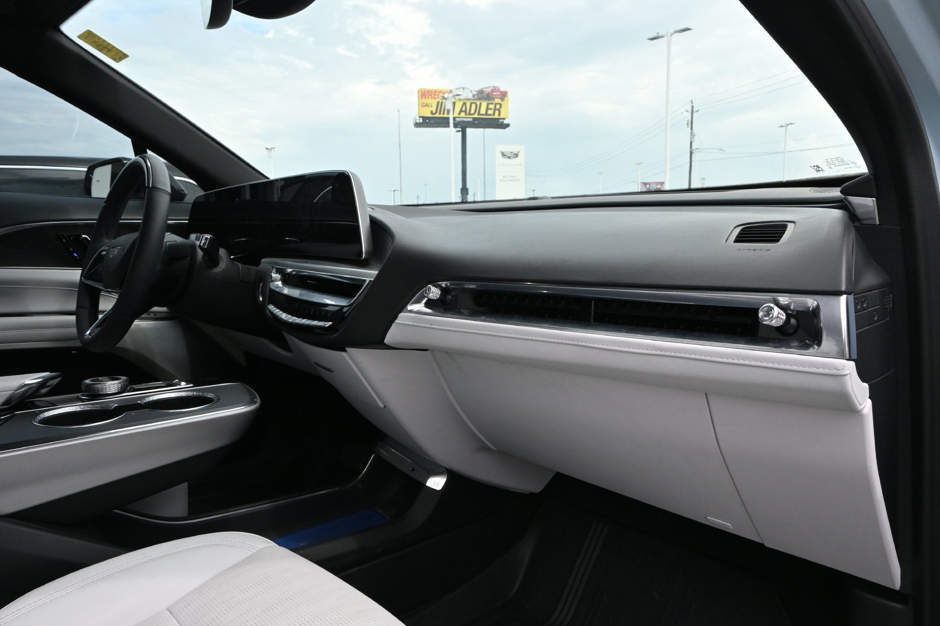 2024 Cadillac LYRIQ Sport 2