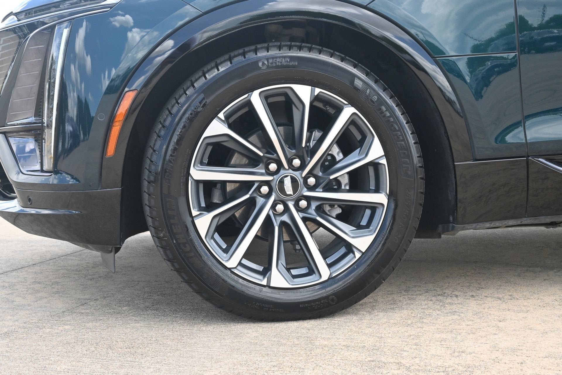 2024 Cadillac LYRIQ Sport 2