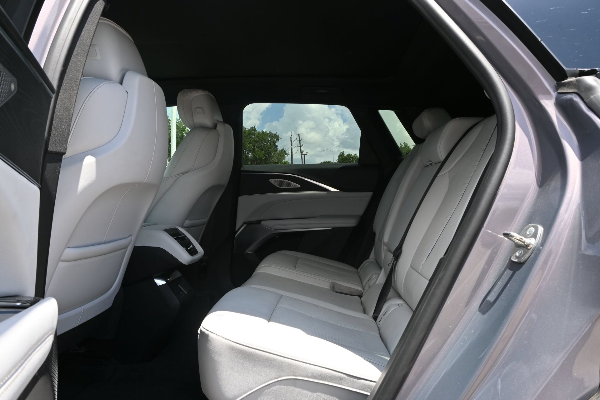 2024 Cadillac LYRIQ Sport 3
