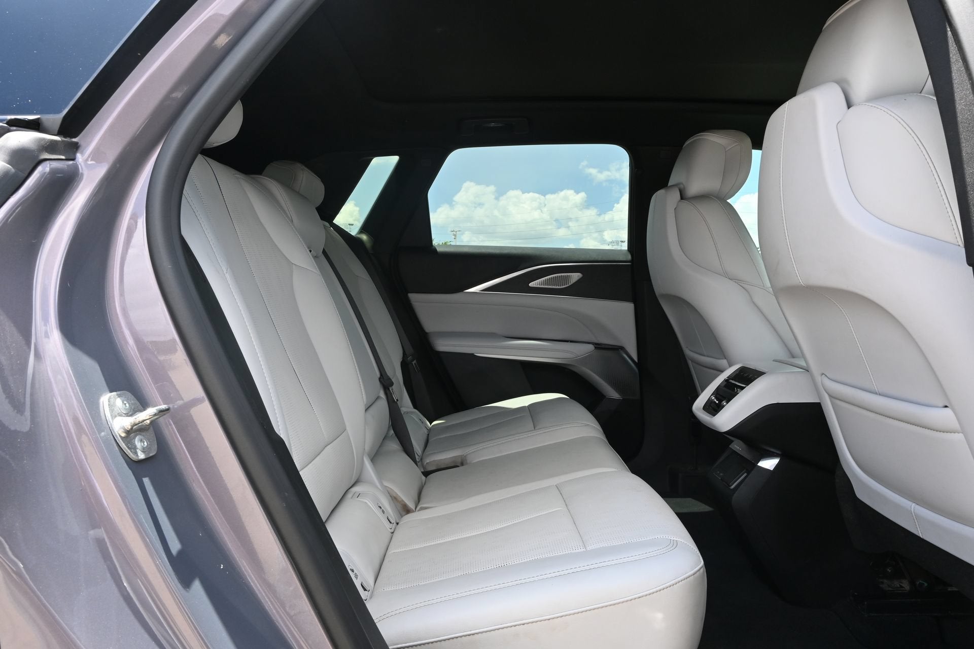 2024 Cadillac LYRIQ Sport 3