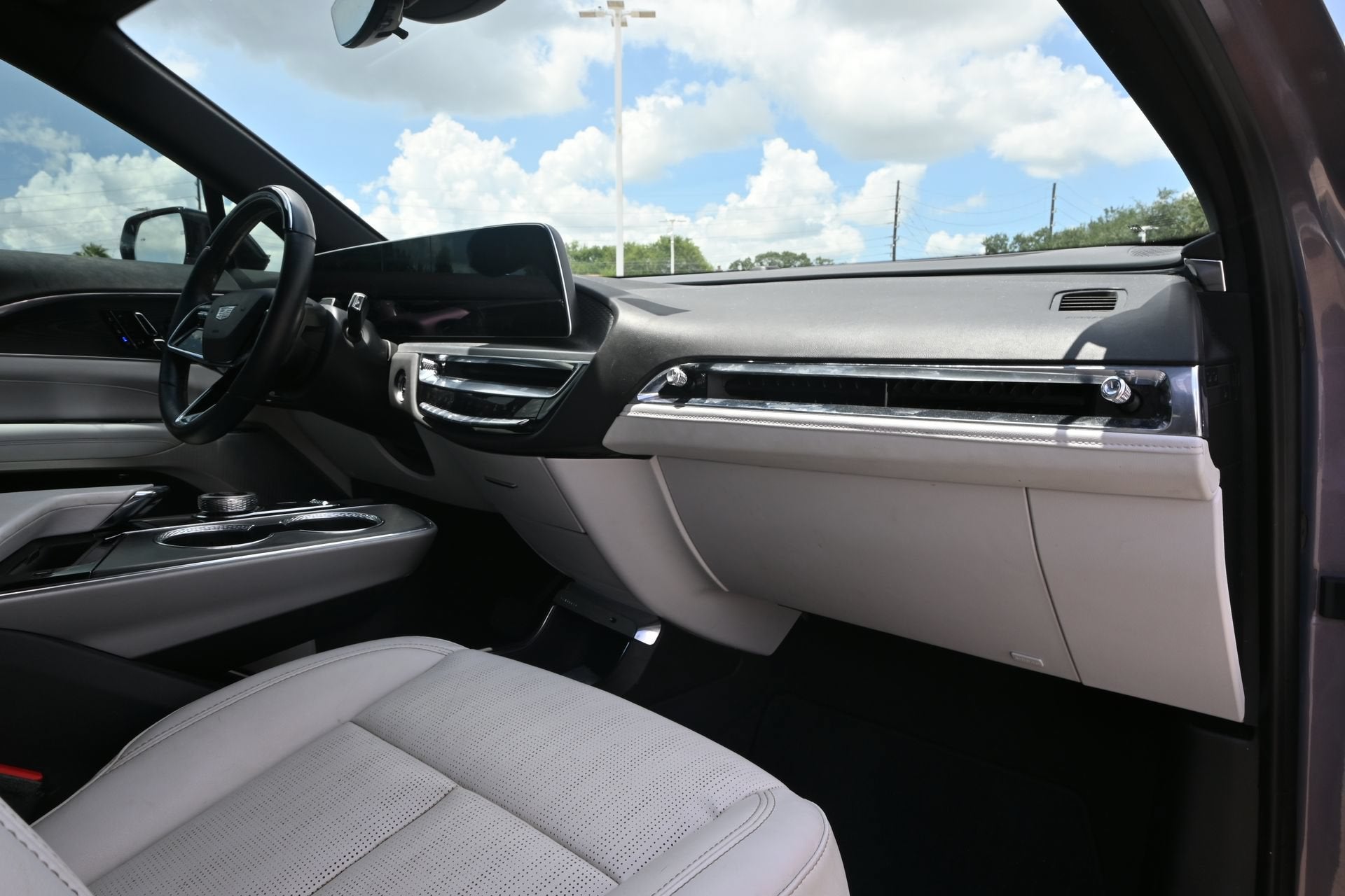 2024 Cadillac LYRIQ Sport 3