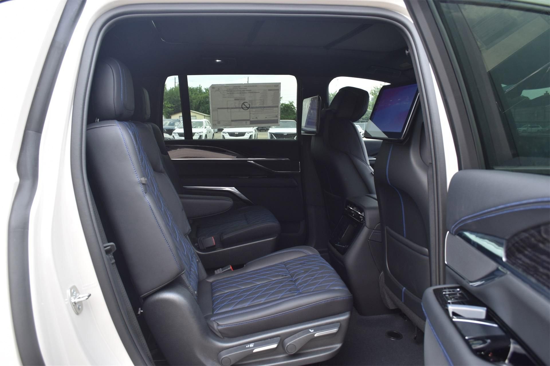 2026 Cadillac ESCALADE IQL Sport