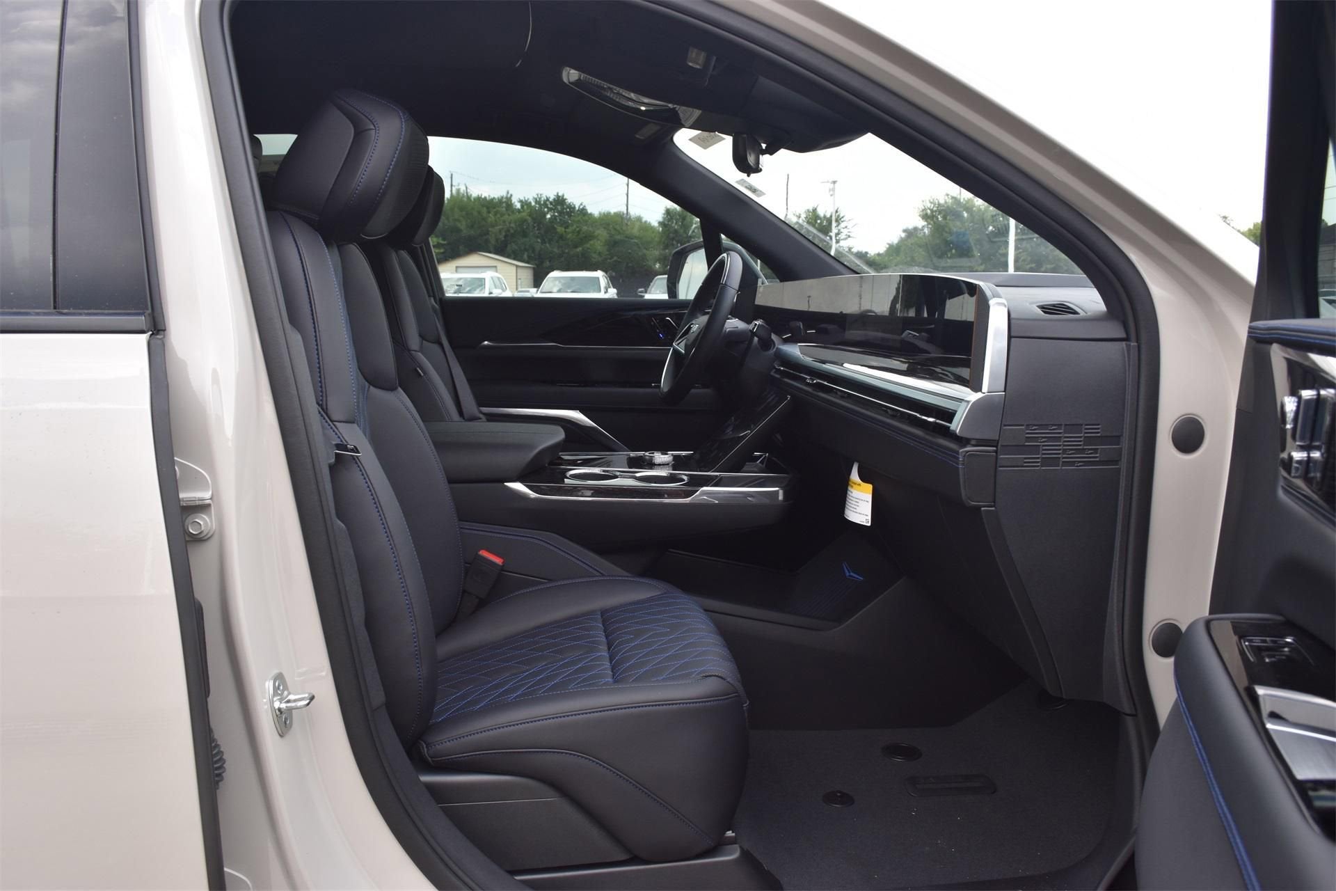 2026 Cadillac ESCALADE IQL Sport