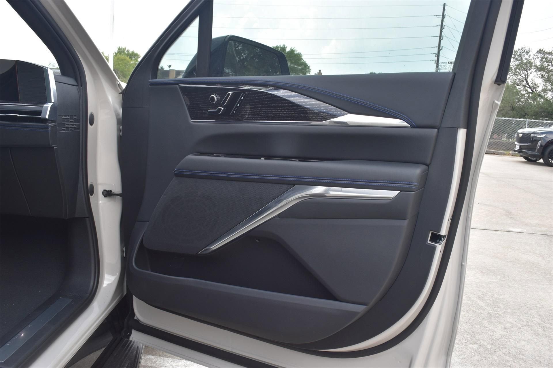 2026 Cadillac ESCALADE IQL Sport