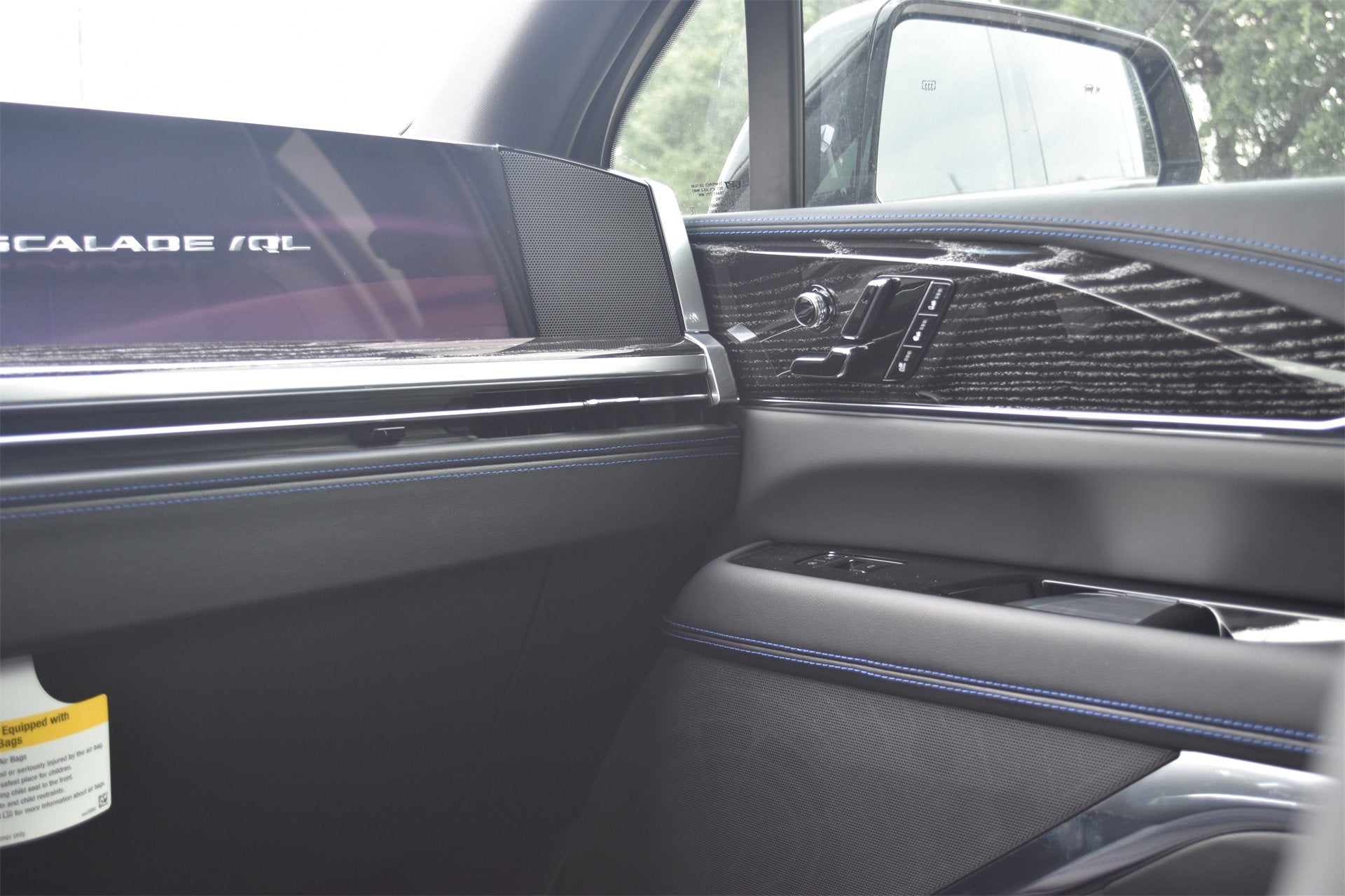 2026 Cadillac ESCALADE IQL Sport