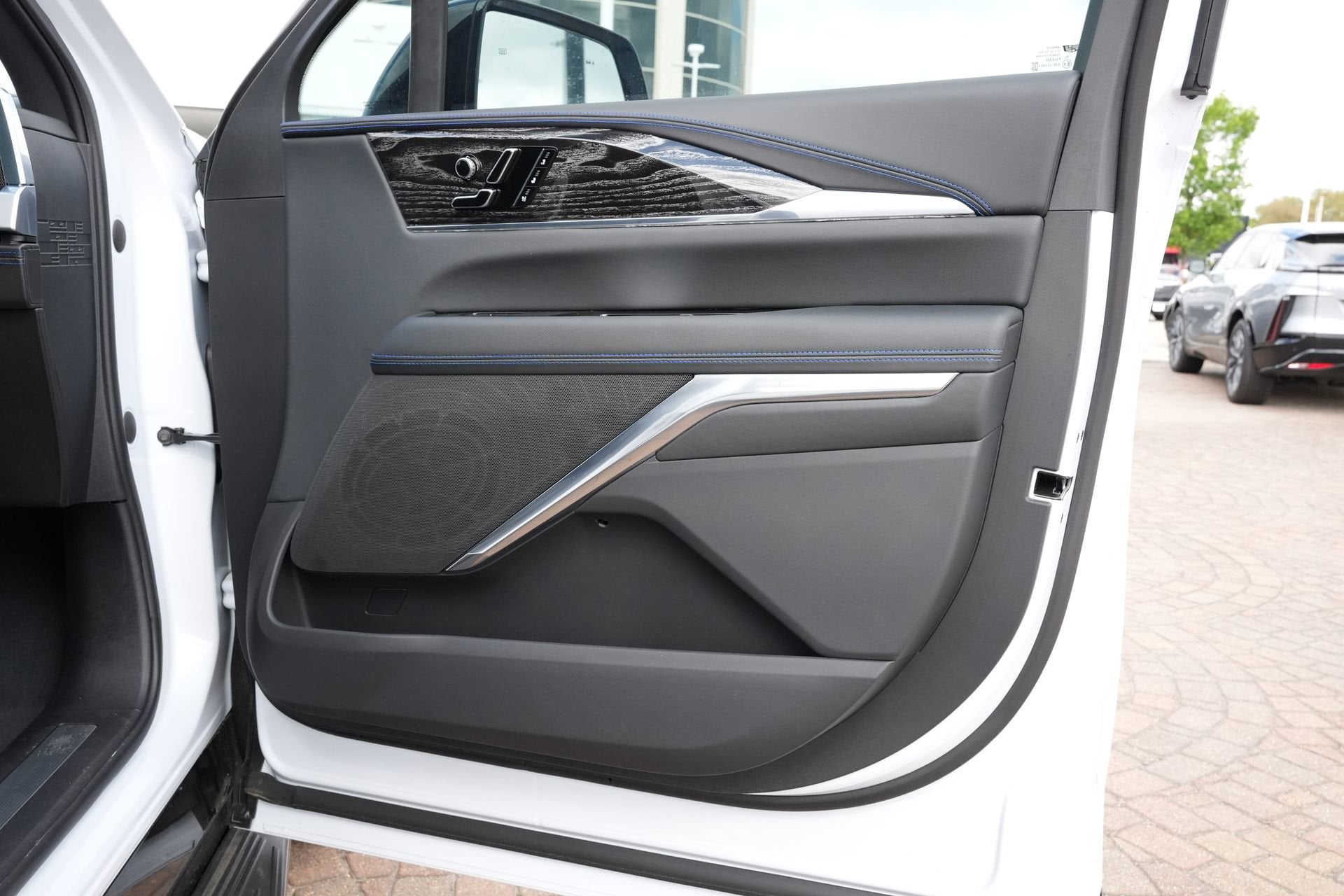 2026 Cadillac ESCALADE IQL Sport